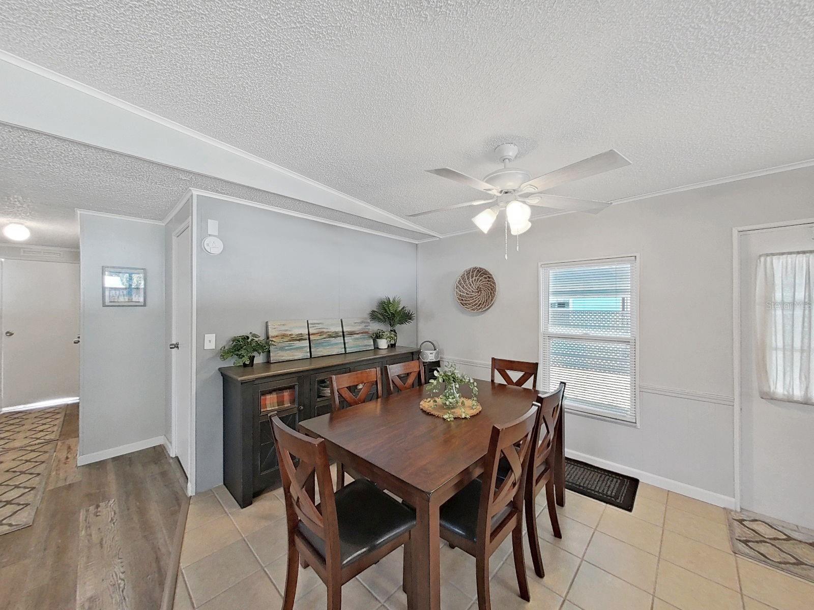 Image 8 of 38 For 1811 Fox Hill Dr