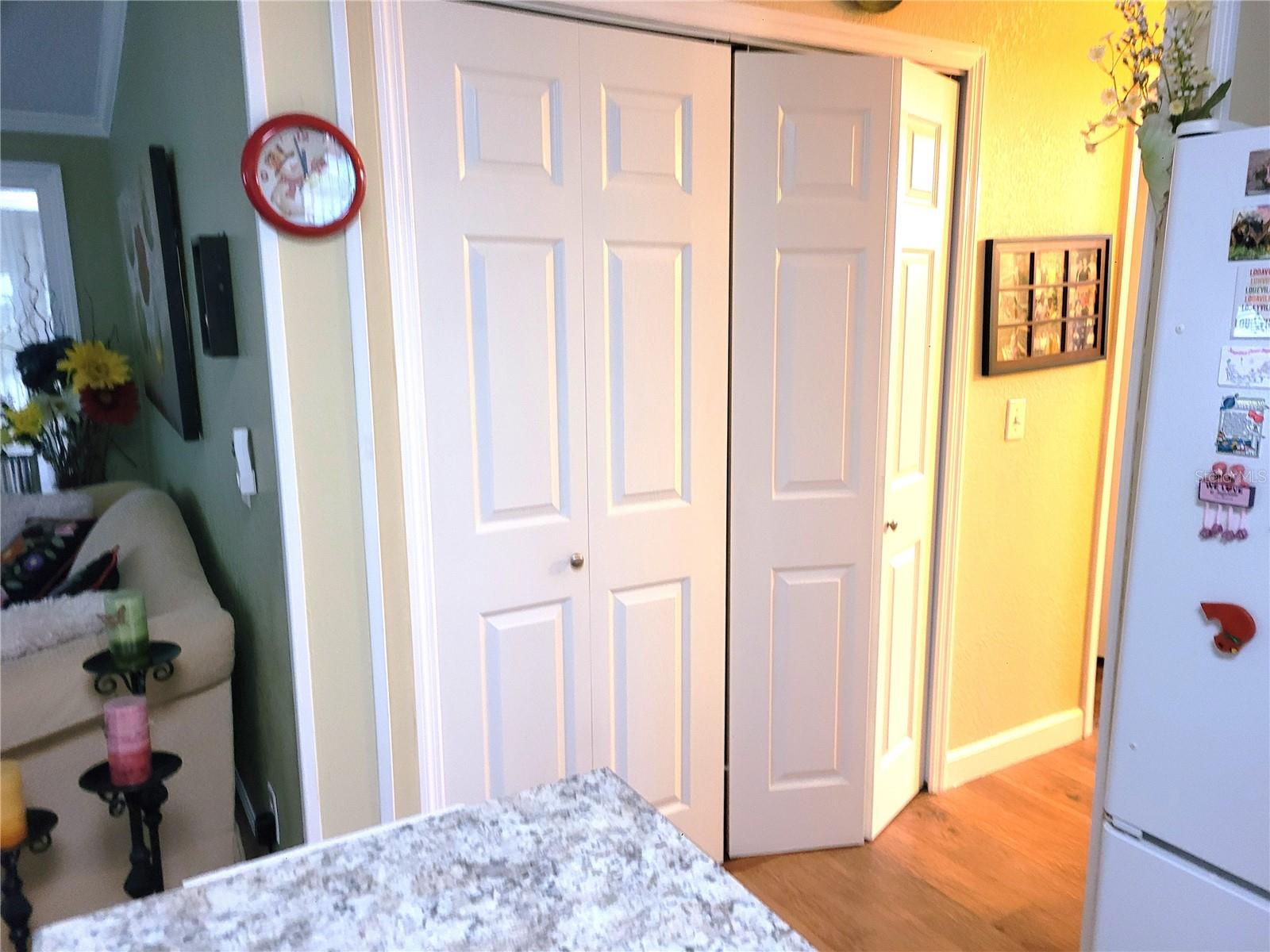 Image 19 of 100 For 298 Townbridge Drive