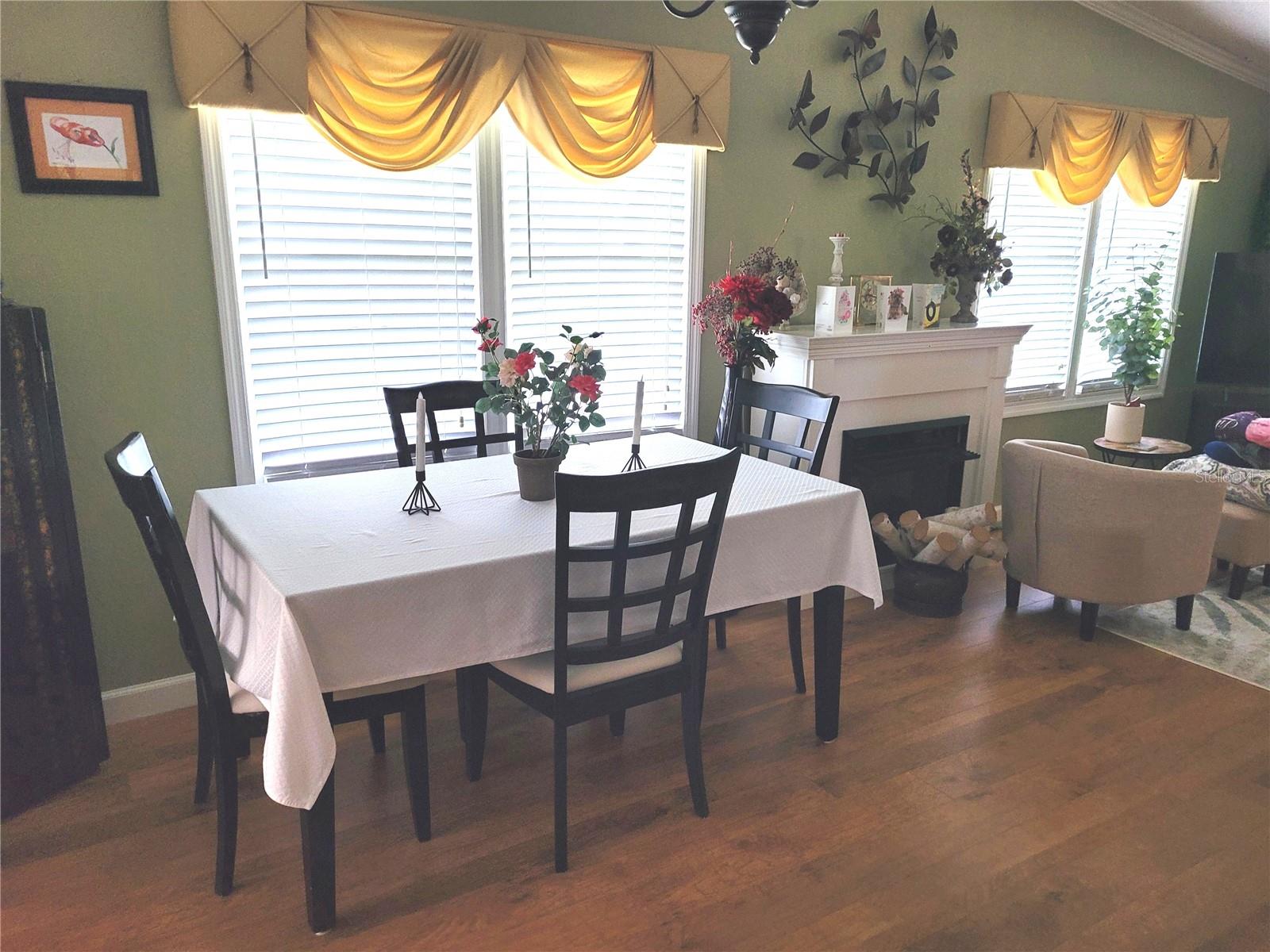 Image 27 of 100 For 298 Townbridge Drive