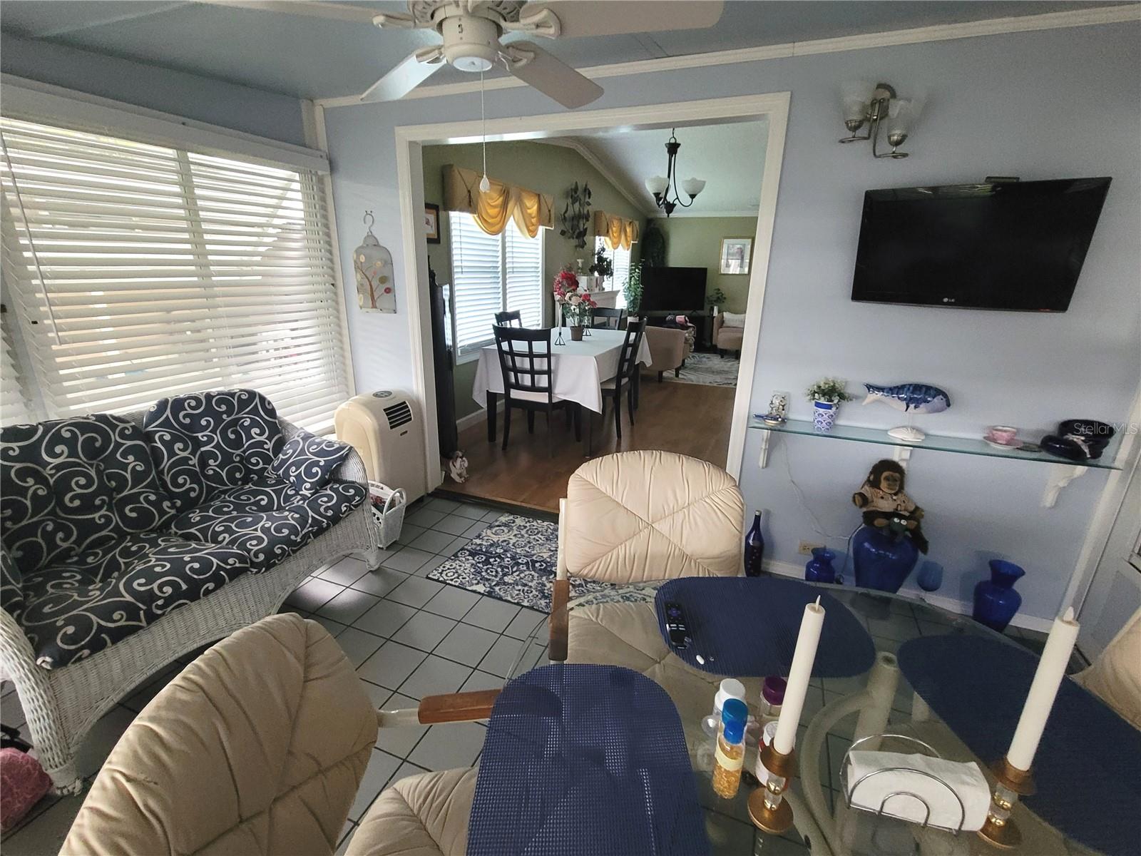 Image 31 of 100 For 298 Townbridge Drive