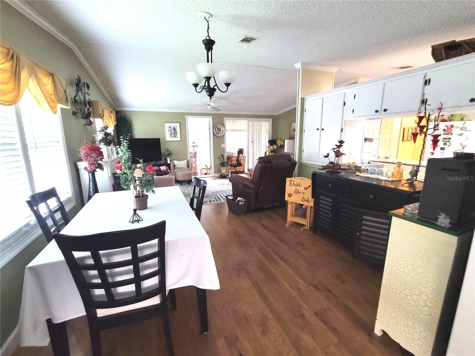 Image 32 of 100 For 298 Townbridge Drive