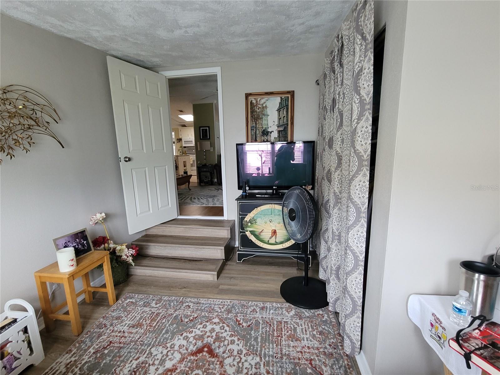 Image 34 of 100 For 298 Townbridge Drive