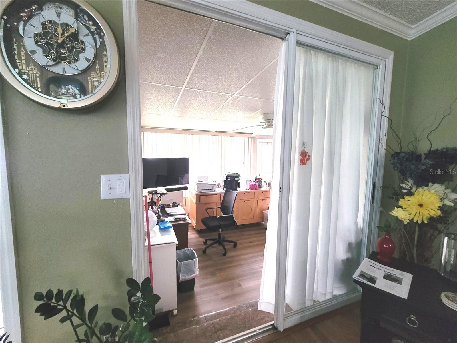 Image 36 of 100 For 298 Townbridge Drive