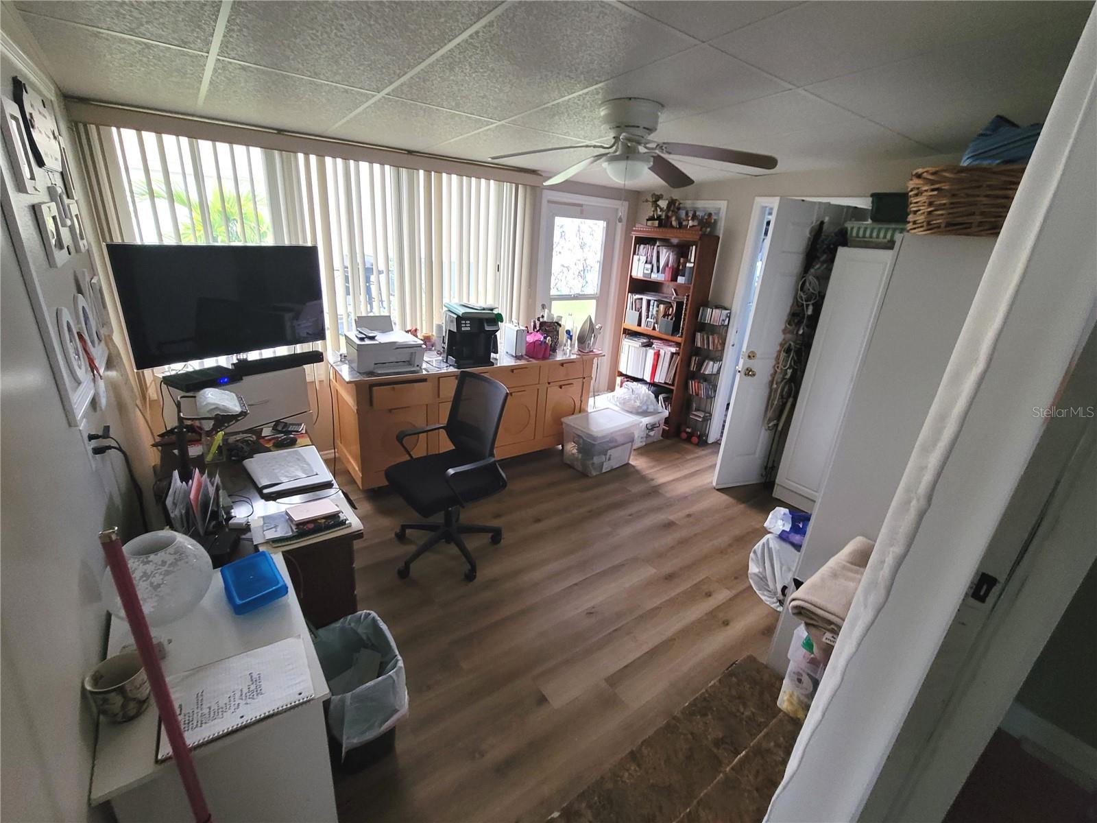 Image 37 of 100 For 298 Townbridge Drive