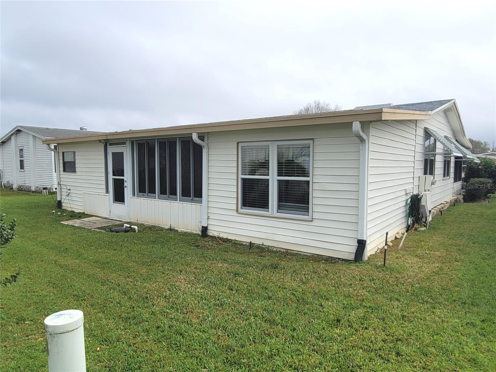 Image 5 of 100 For 298 Townbridge Drive