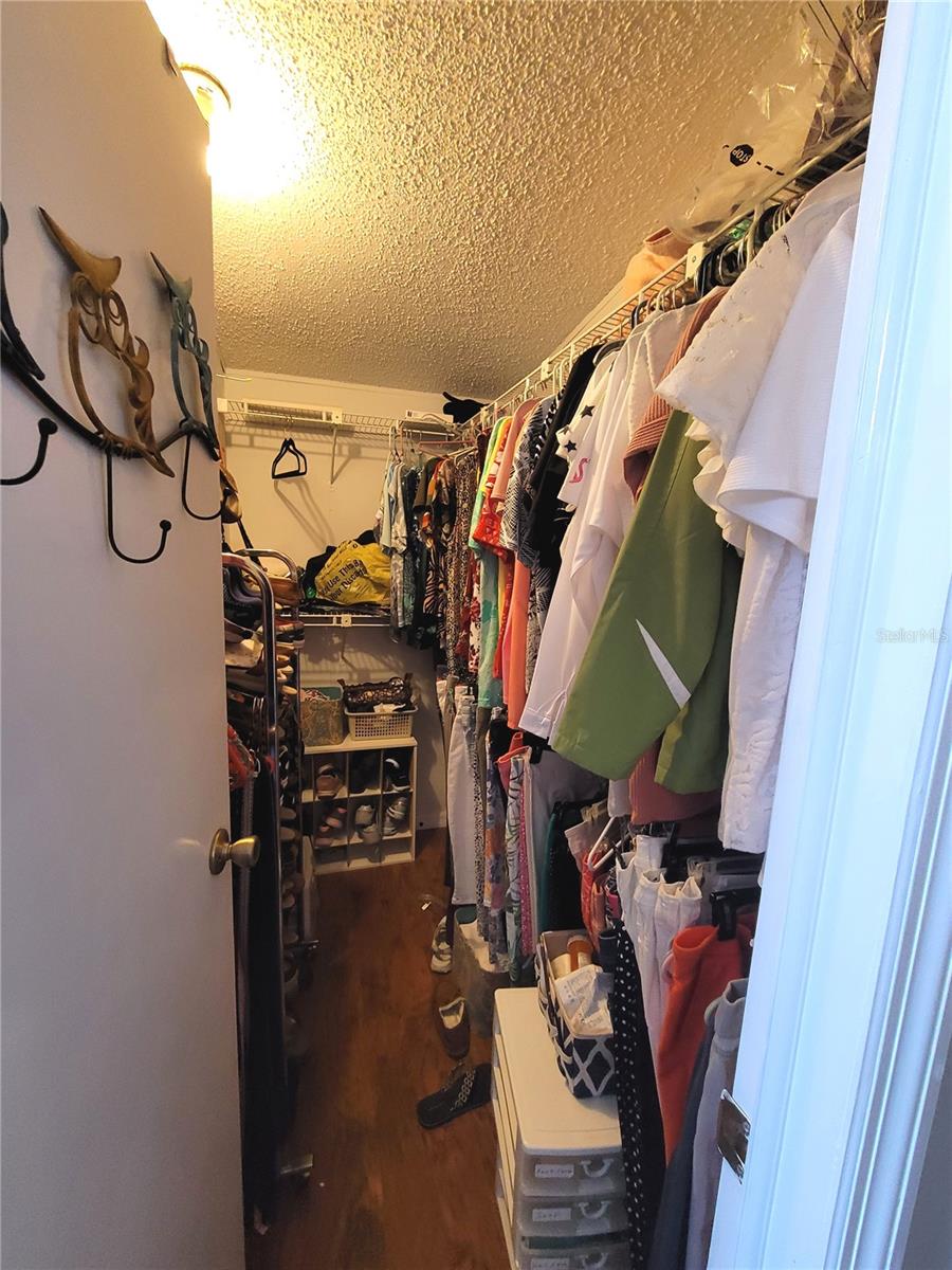 Image 56 of 100 For 298 Townbridge Drive