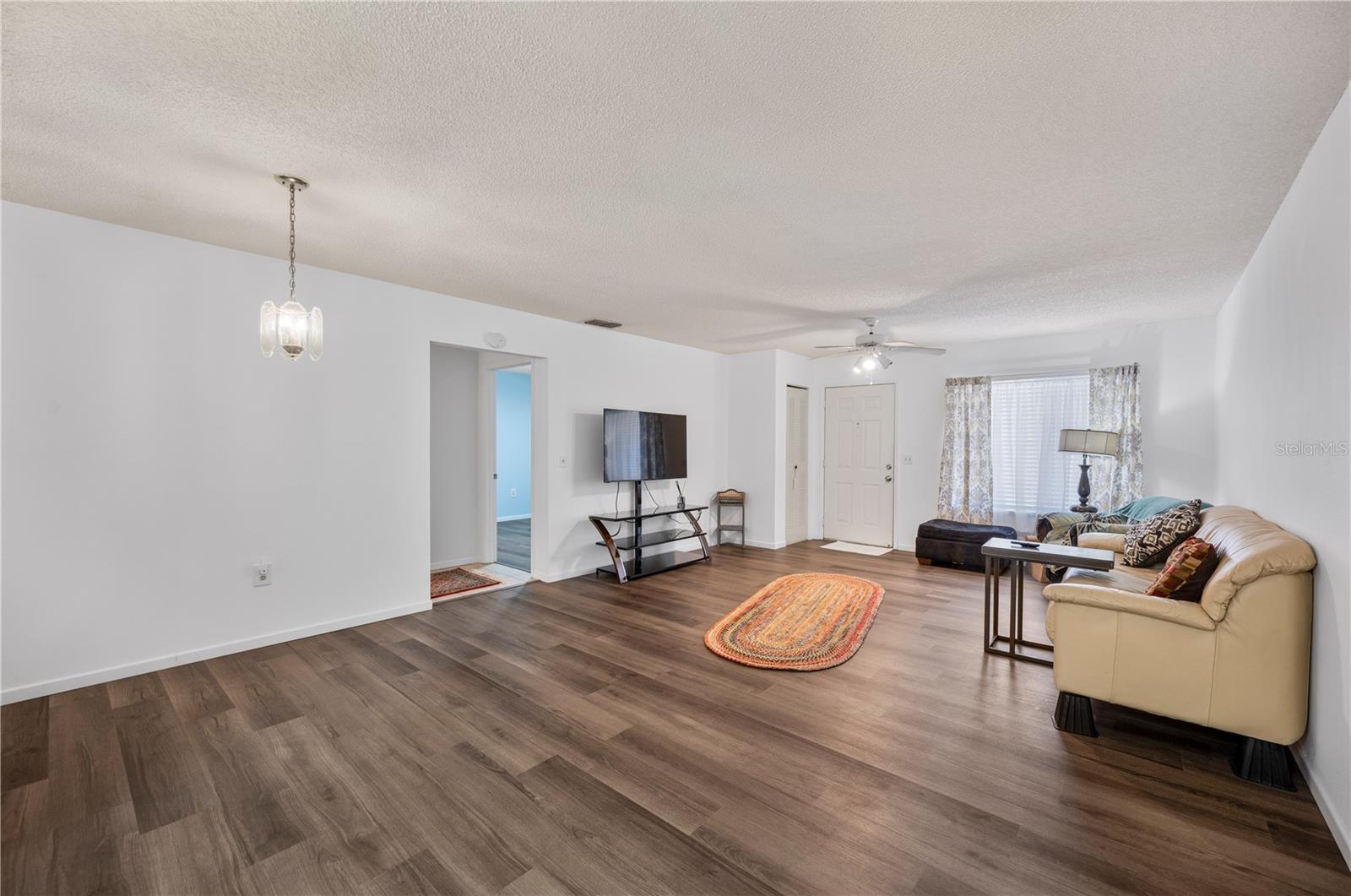 Image 6 of 36 For 205 Winter Ridge Boulevard