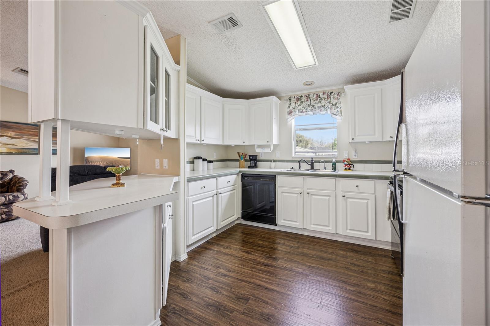 Image 14 of 76 For 5226 Island View Circle N