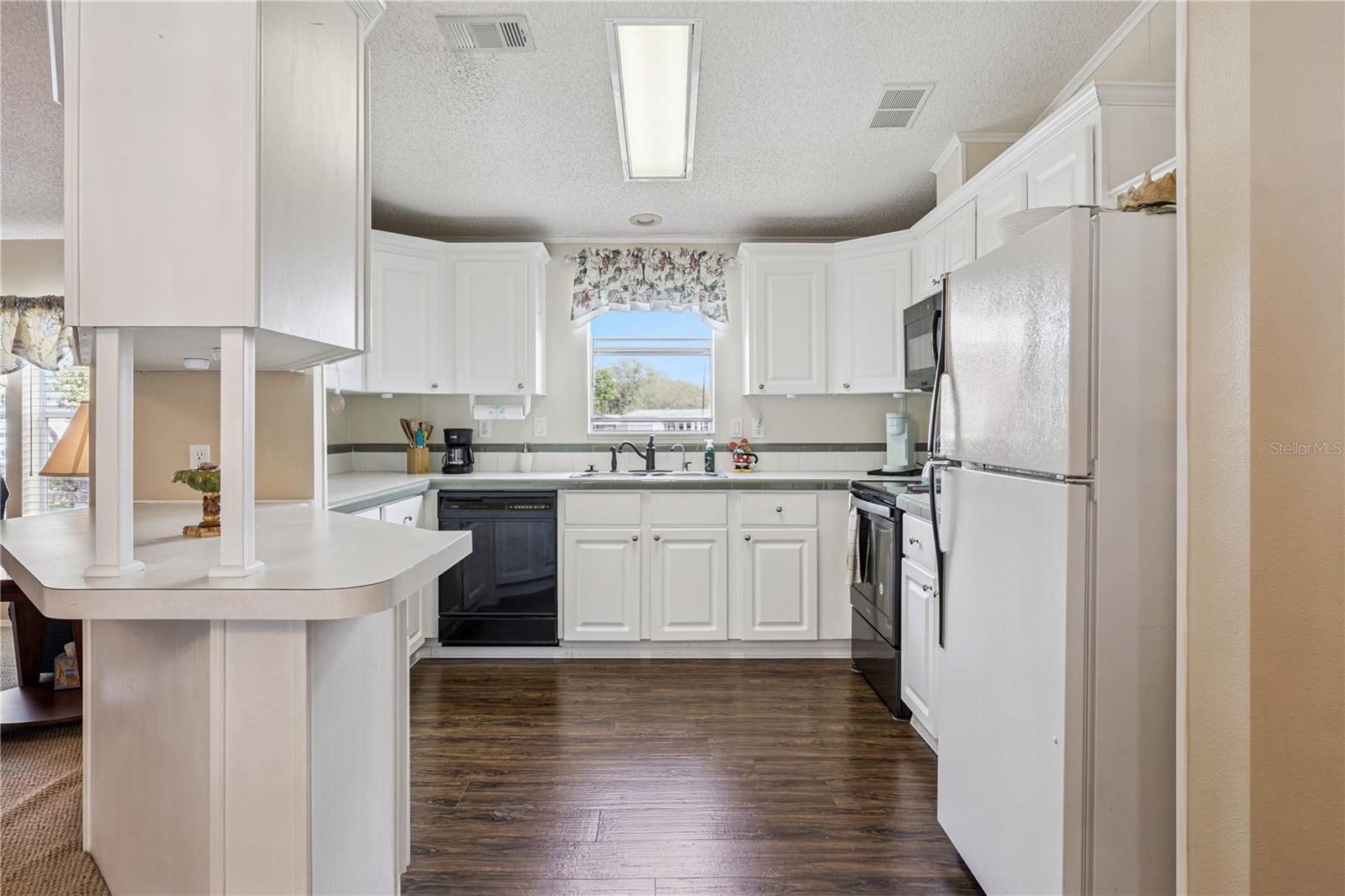 Image 15 of 76 For 5226 Island View Circle N