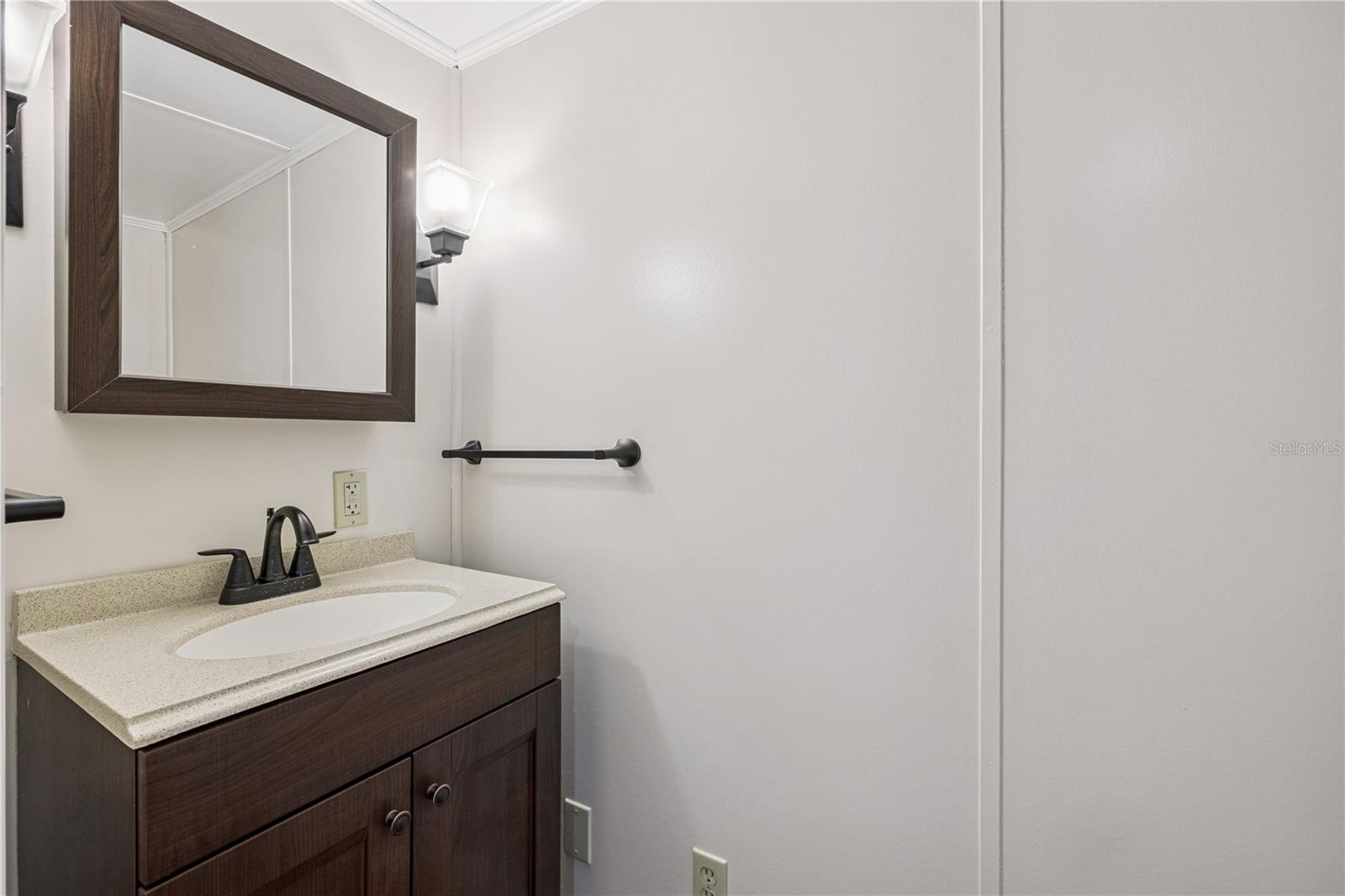 Image 24 of 76 For 5226 Island View Circle N