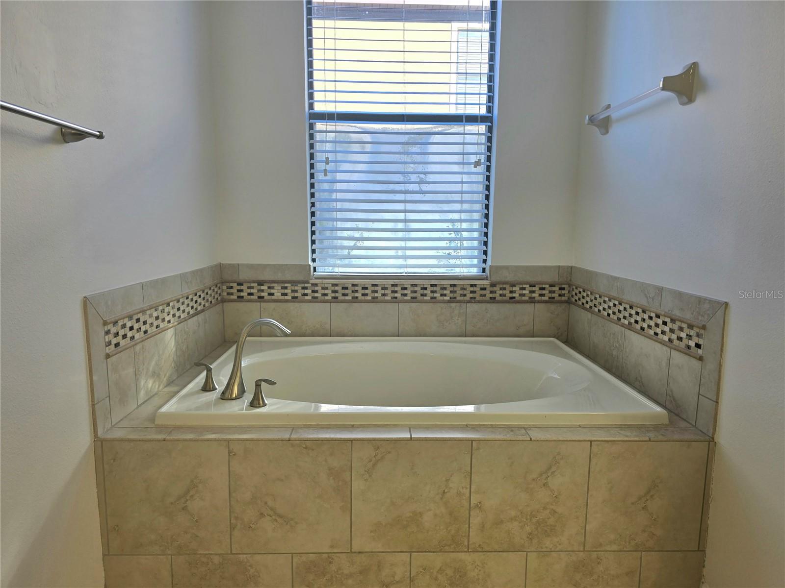 Image 20 of 44 For 8925 Azalea Sands Lane 602