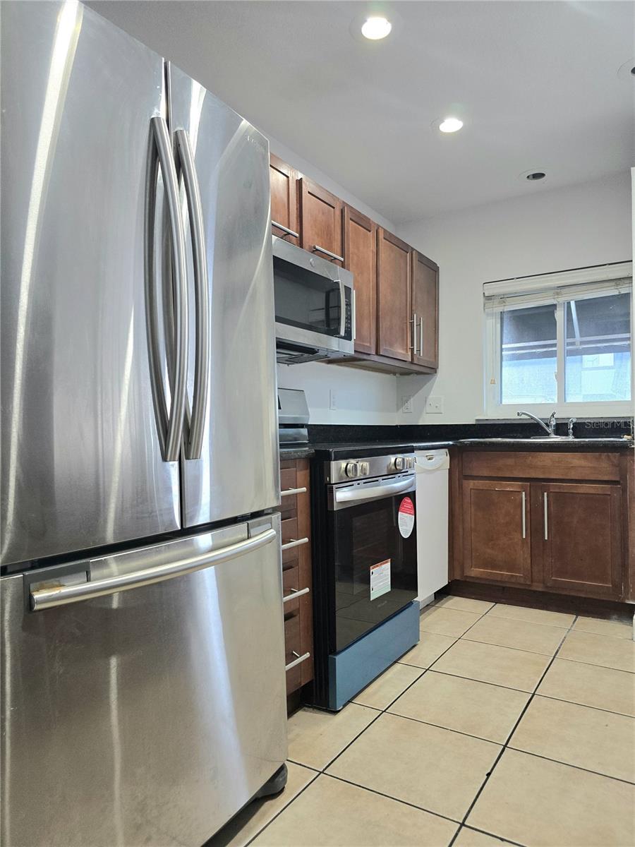 Image 5 of 25 For 1930 Conway Road 2