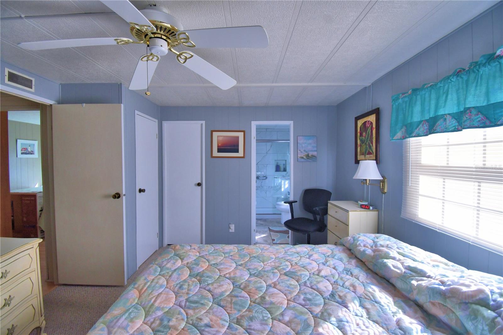 Image 22 of 63 For 4118 Sprucewood Street