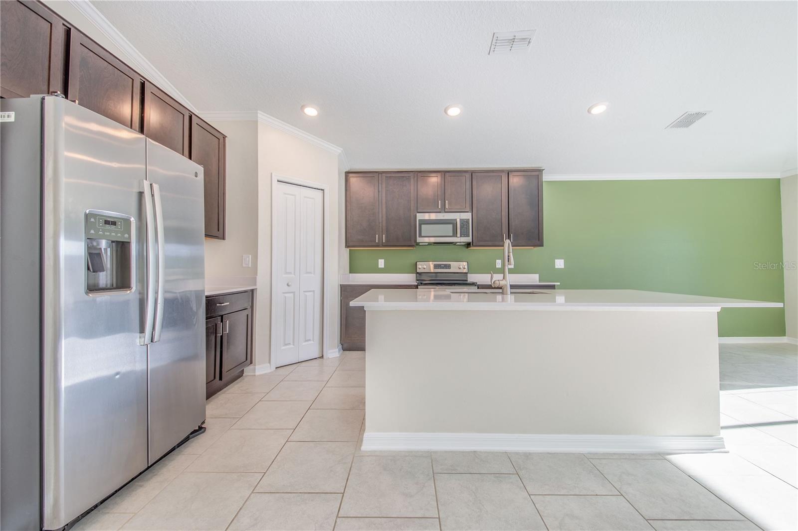 Image 15 of 34 For 355 Estates Court