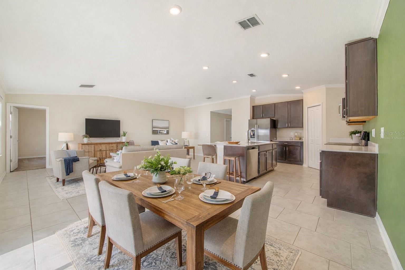 Image 18 of 34 For 355 Estates Court