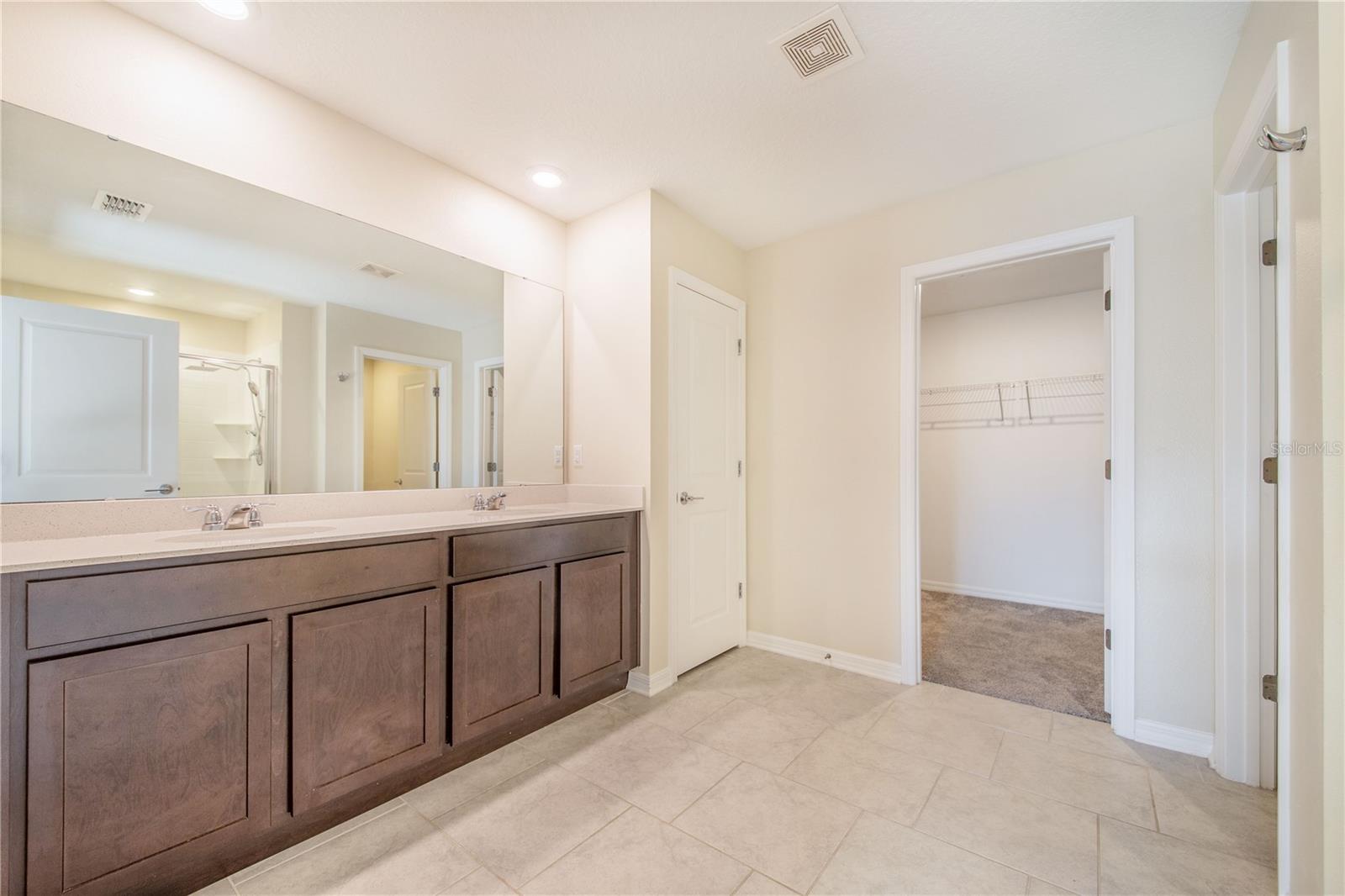 Image 20 of 34 For 355 Estates Court