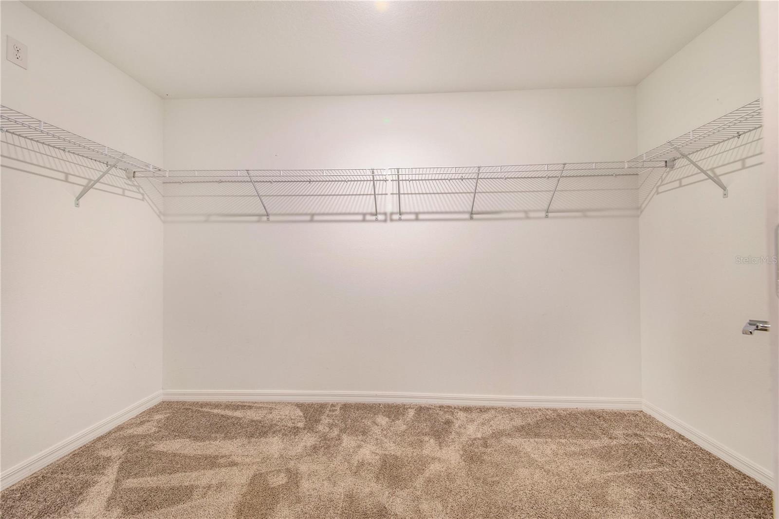 Image 22 of 34 For 355 Estates Court