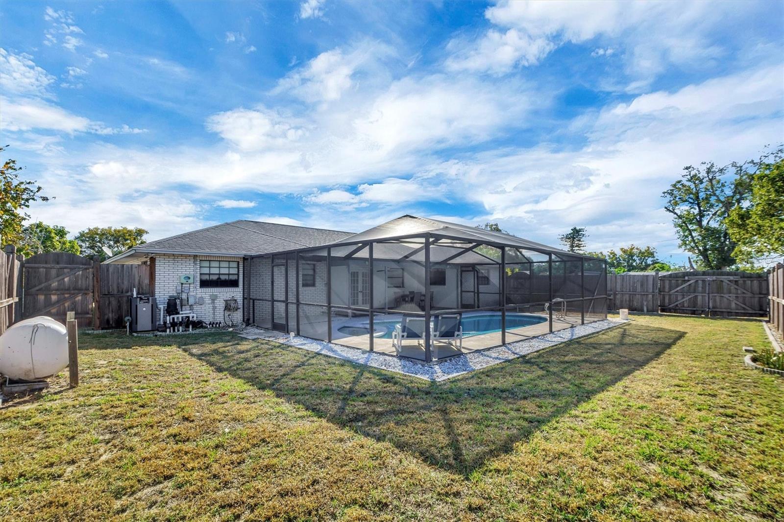 Image 13 of 41 For 295 Glen Avenue