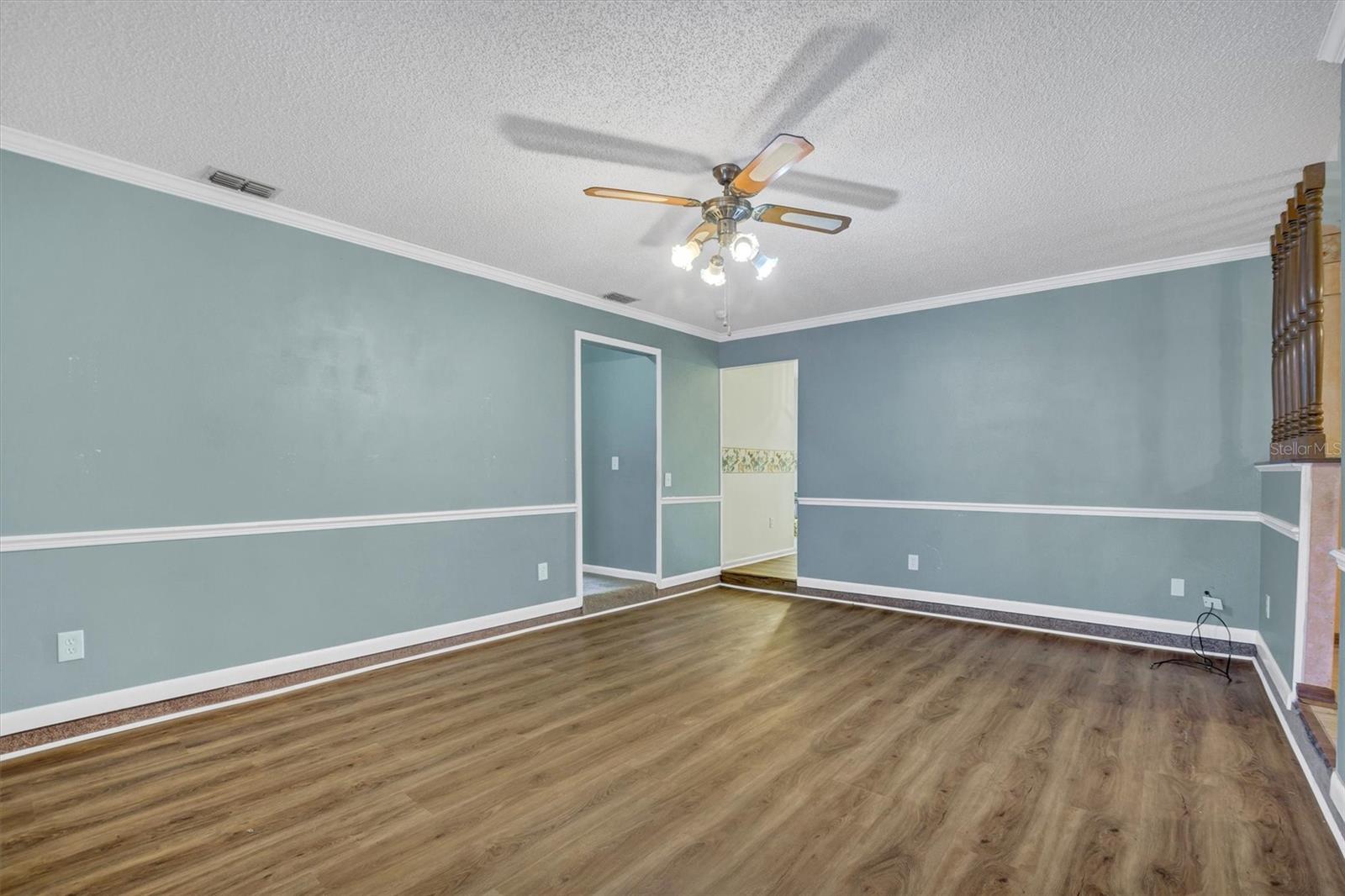 Image 21 of 41 For 295 Glen Avenue