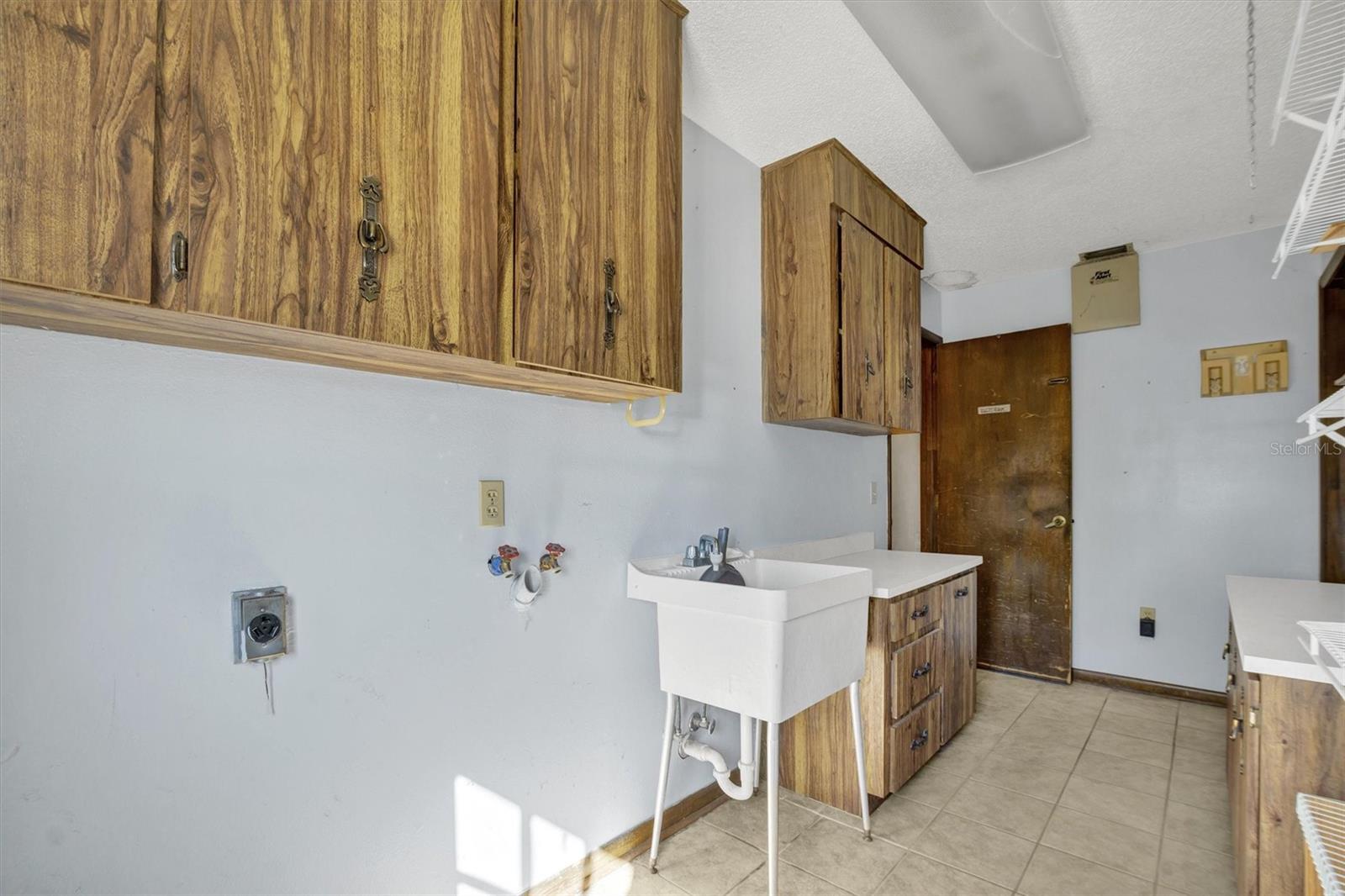 Image 27 of 41 For 295 Glen Avenue