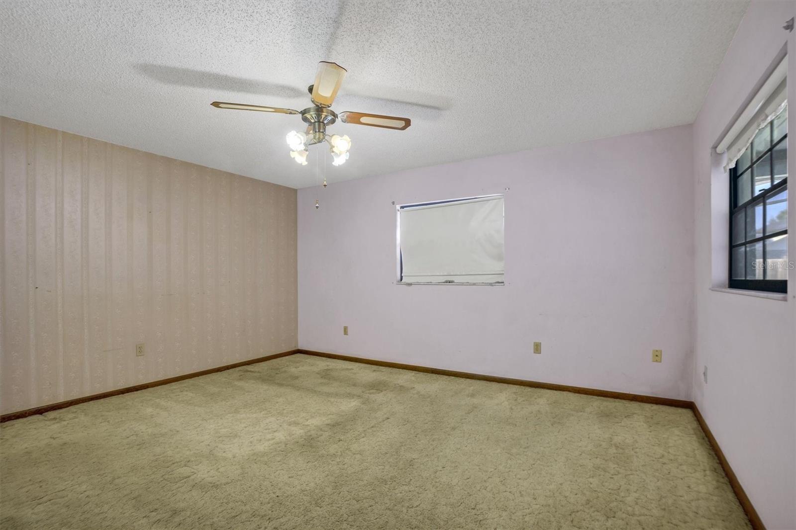 Image 29 of 41 For 295 Glen Avenue