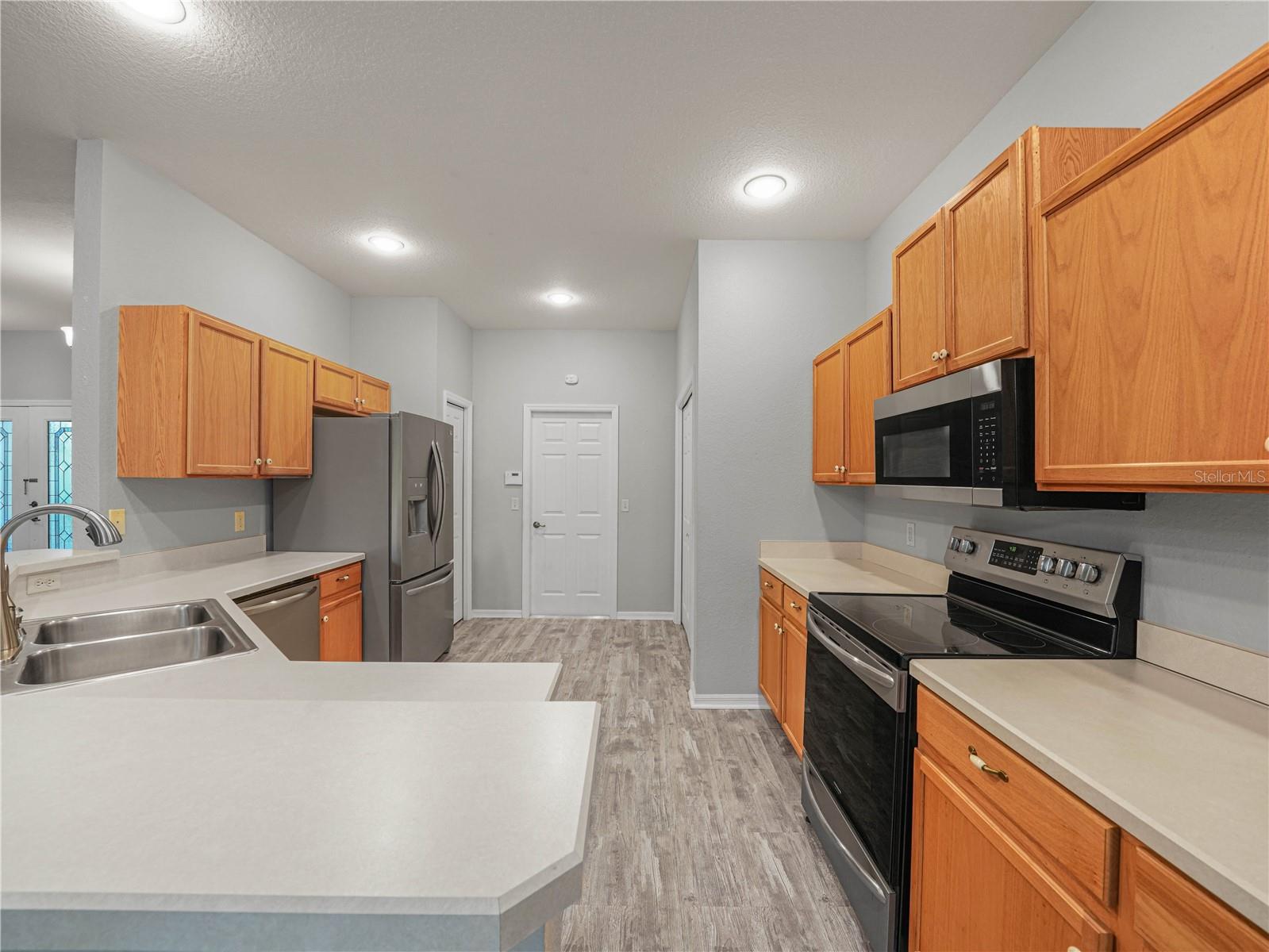 Image 12 of 78 For 4424 Waterford Drive