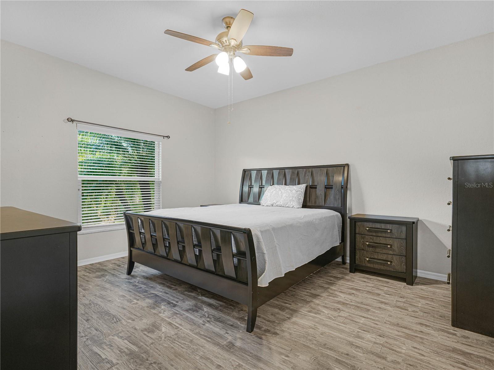 Image 20 of 78 For 4424 Waterford Drive