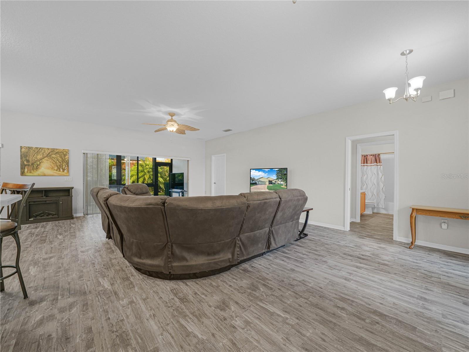 Image 4 of 78 For 4424 Waterford Drive