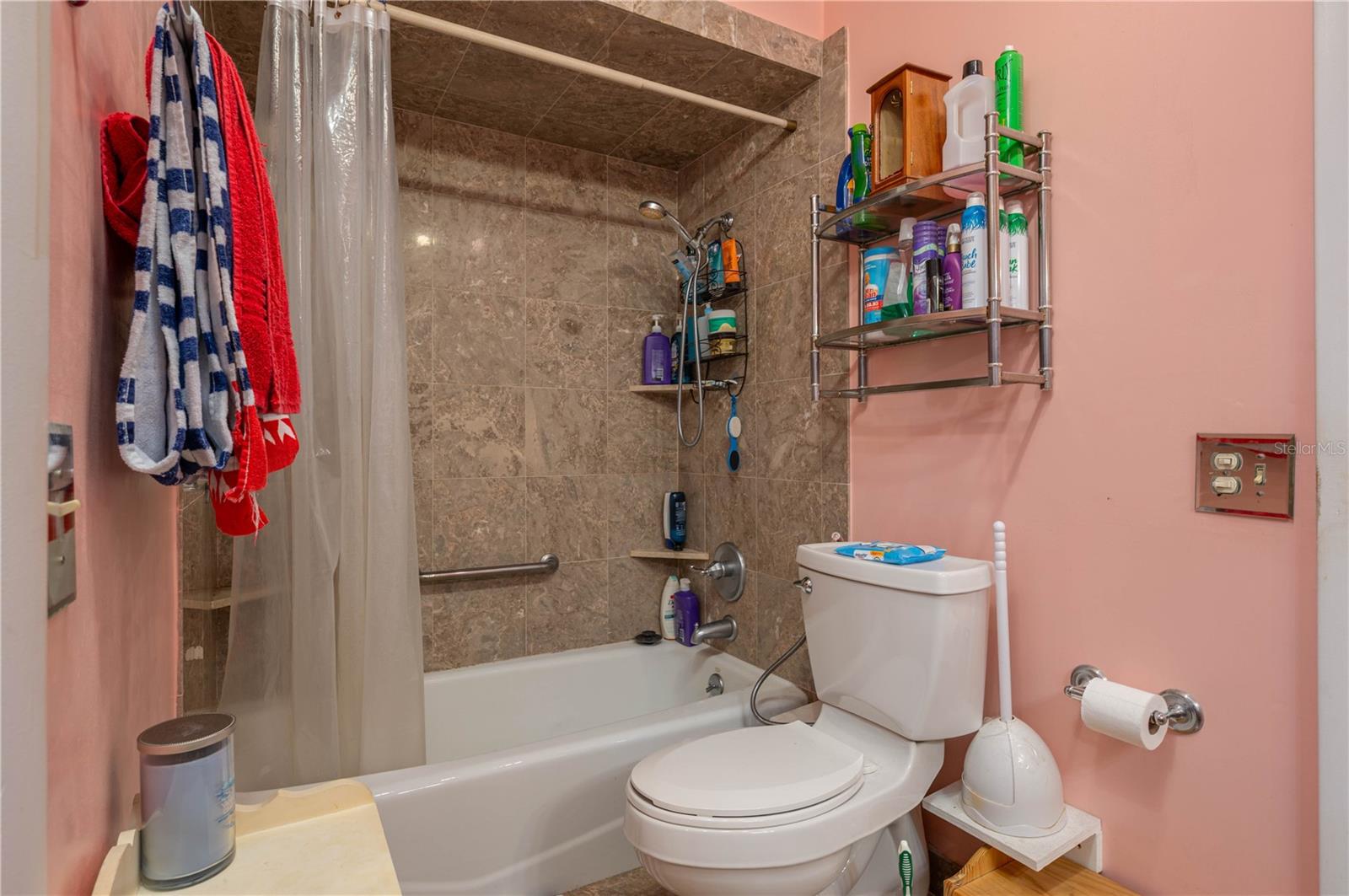 Image 21 of 32 For 305 Hernando Road