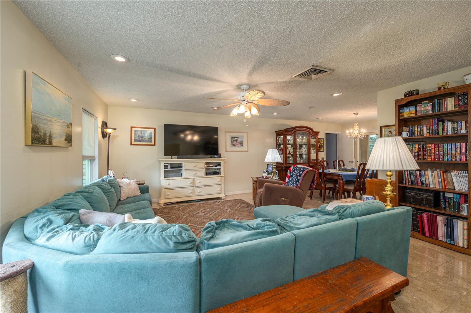 Image 5 of 32 For 305 Hernando Road