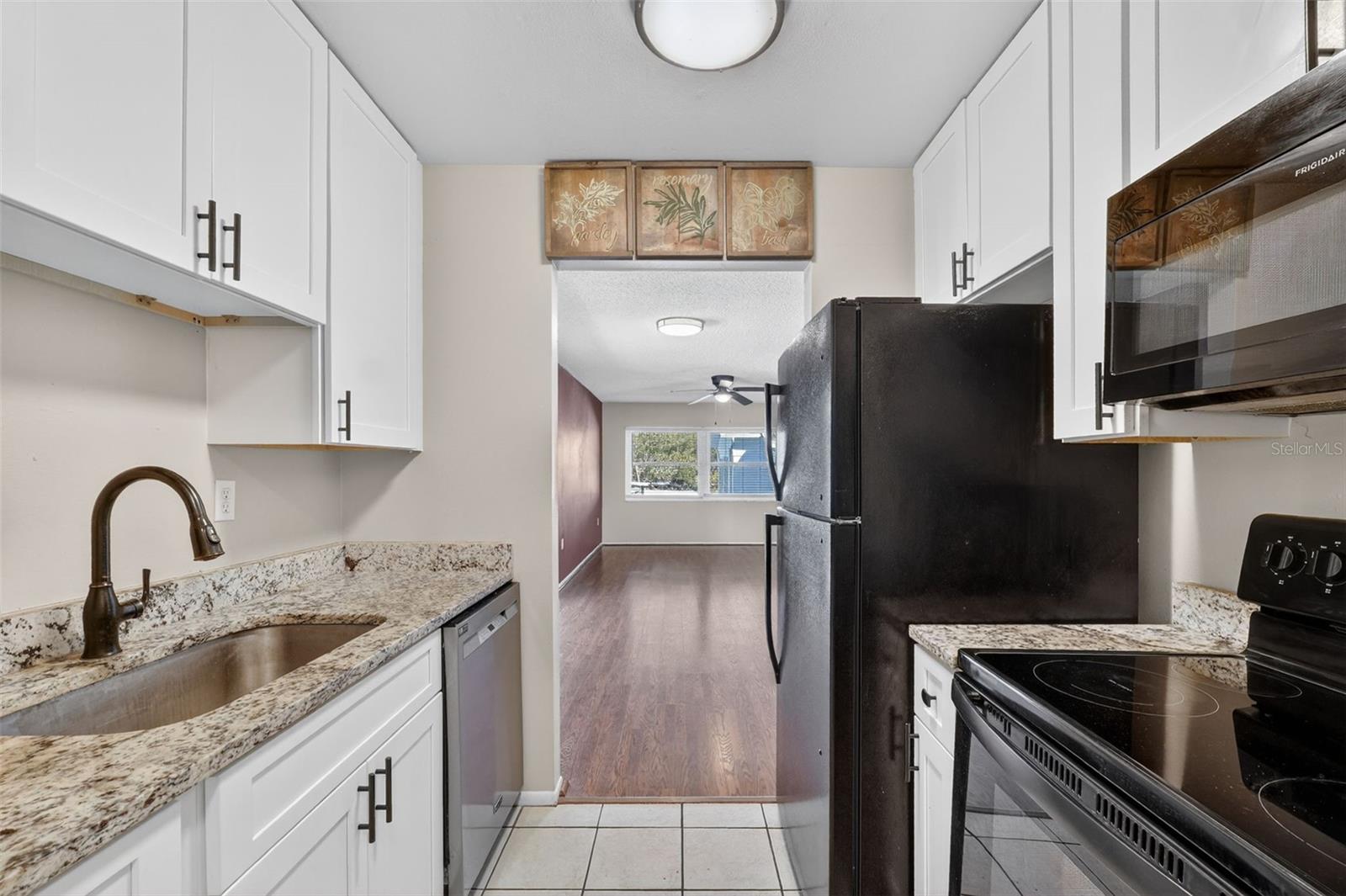 Image 13 of 46 For 1550 11th Street Ne D7