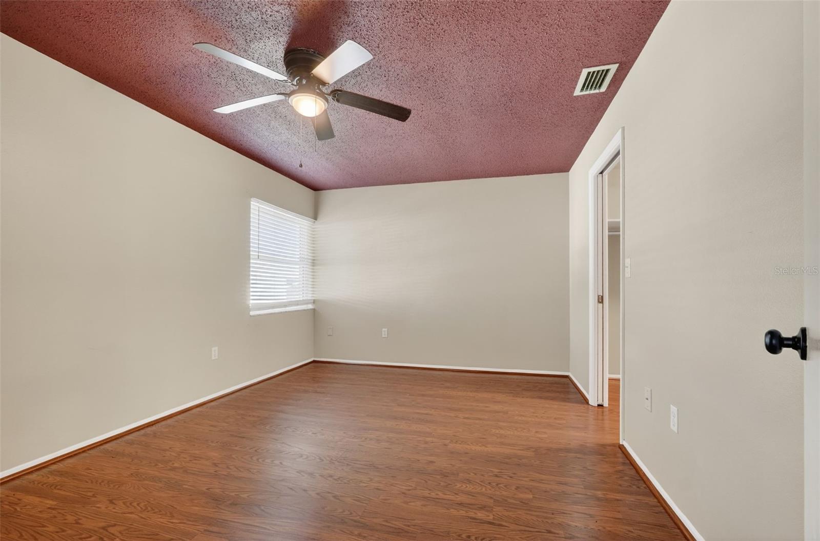 Image 17 of 46 For 1550 11th Street Ne D7