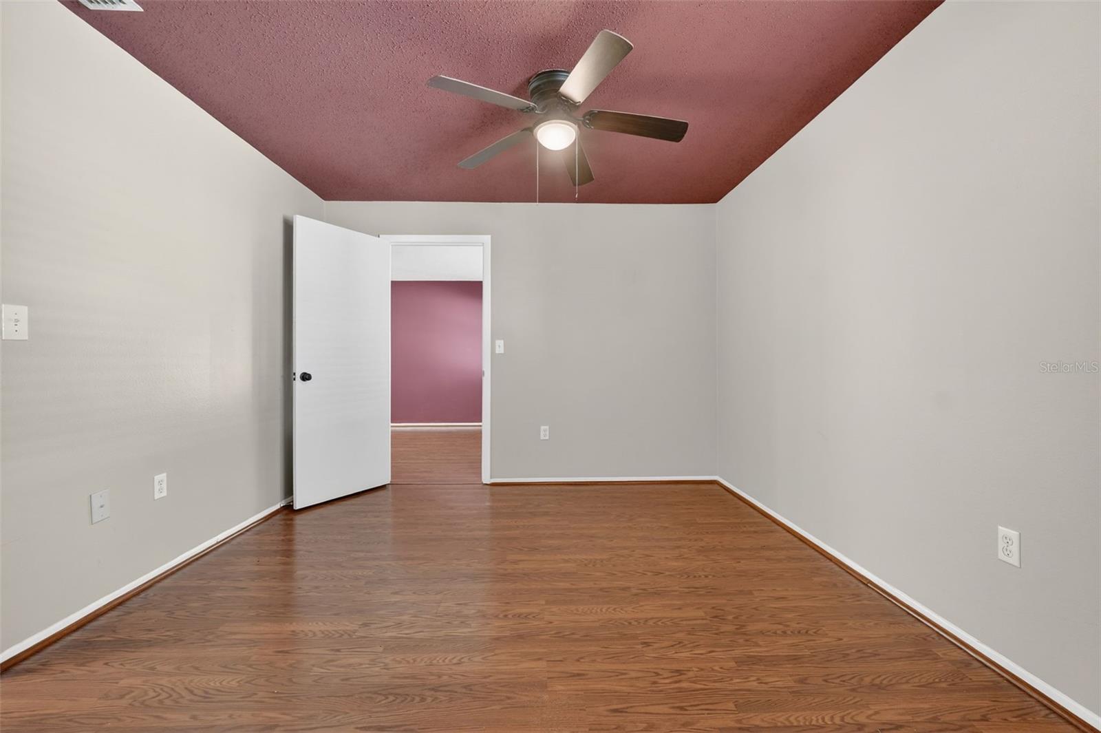 Image 18 of 46 For 1550 11th Street Ne D7