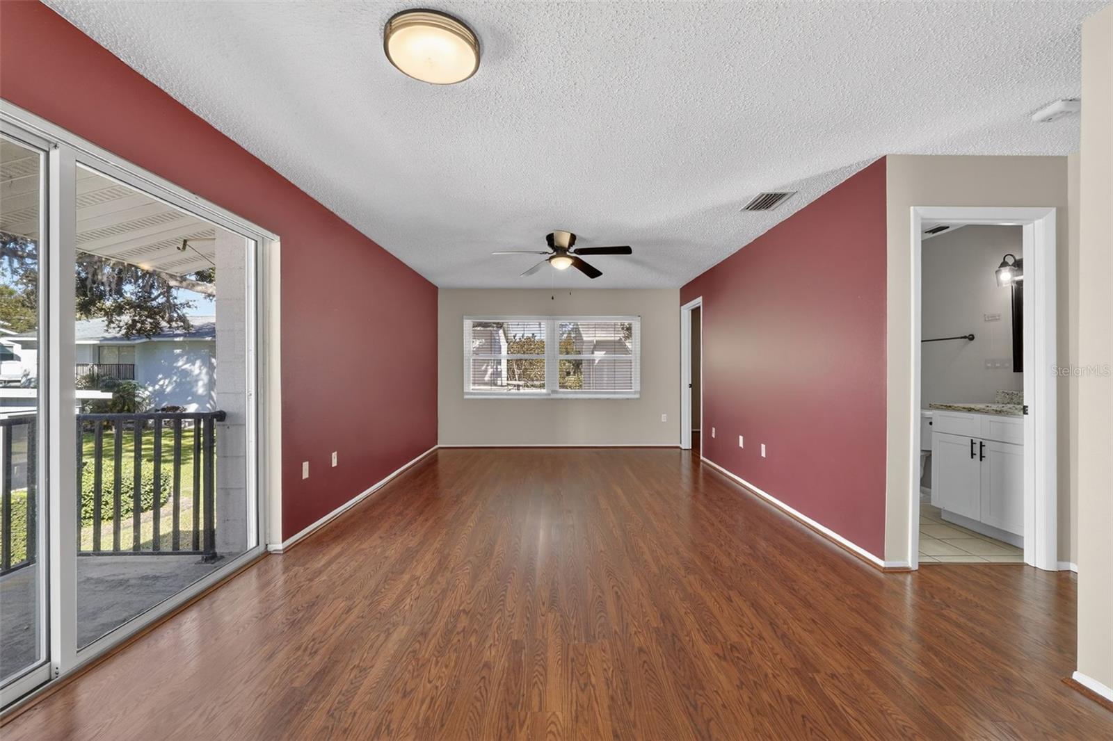 Image 5 of 46 For 1550 11th Street Ne D7