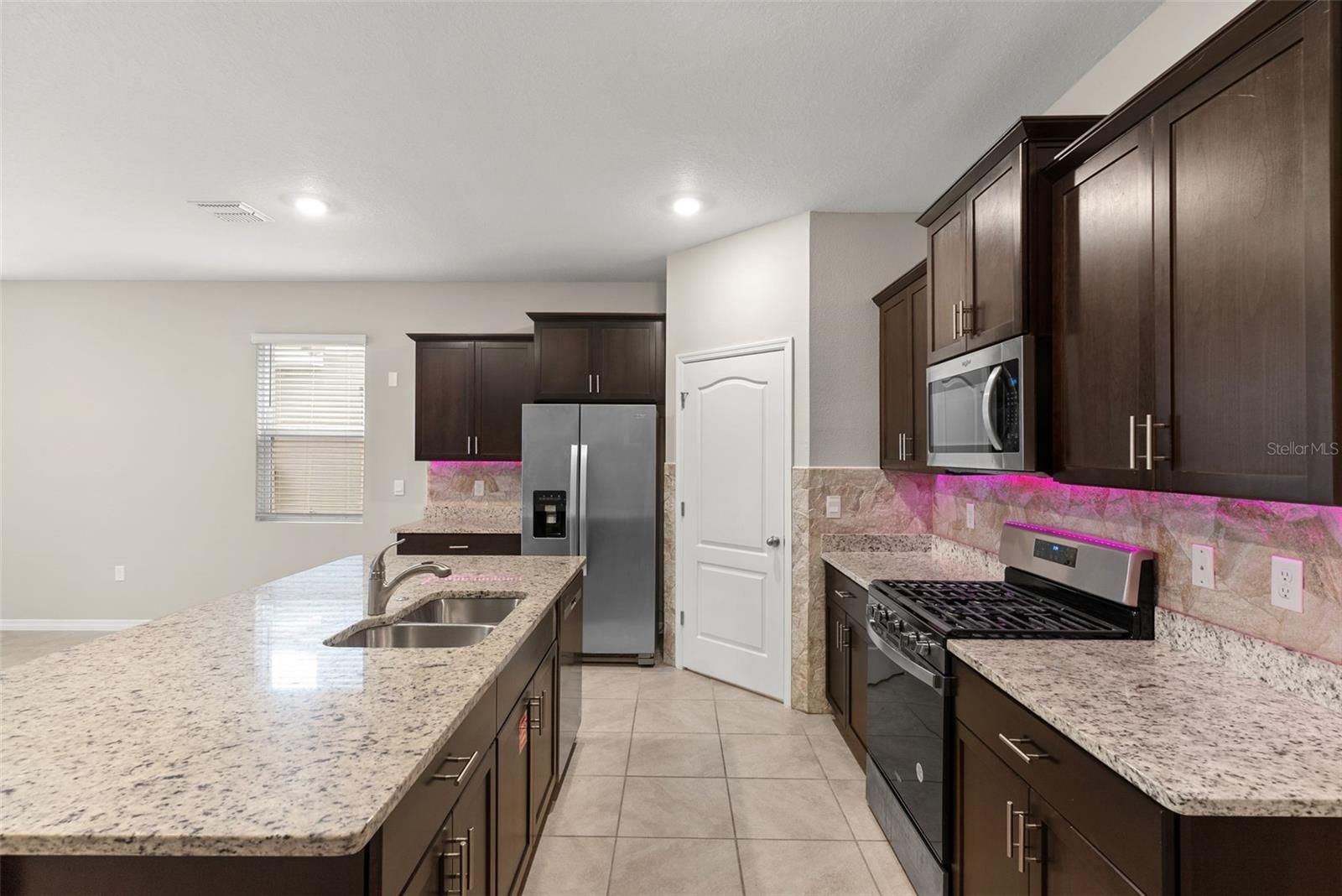 Image 12 of 47 For 5121 Oakbourne Avenue