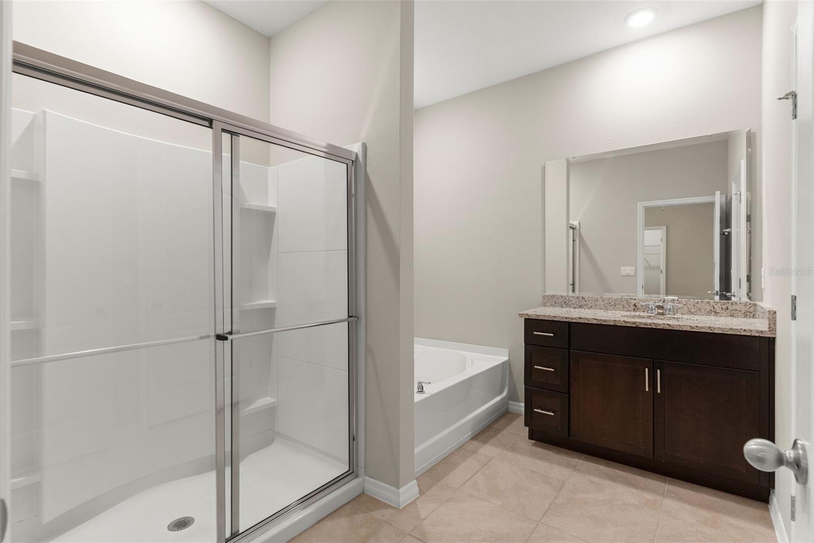 Image 15 of 47 For 5121 Oakbourne Avenue