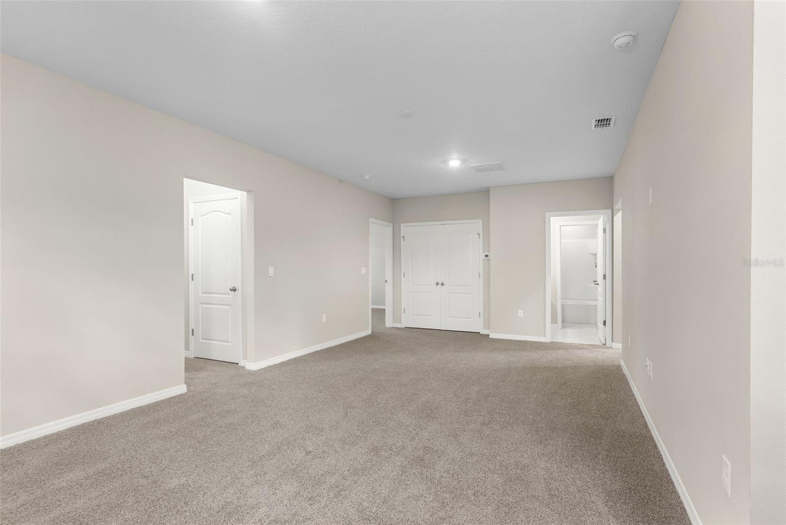 Image 21 of 47 For 5121 Oakbourne Avenue