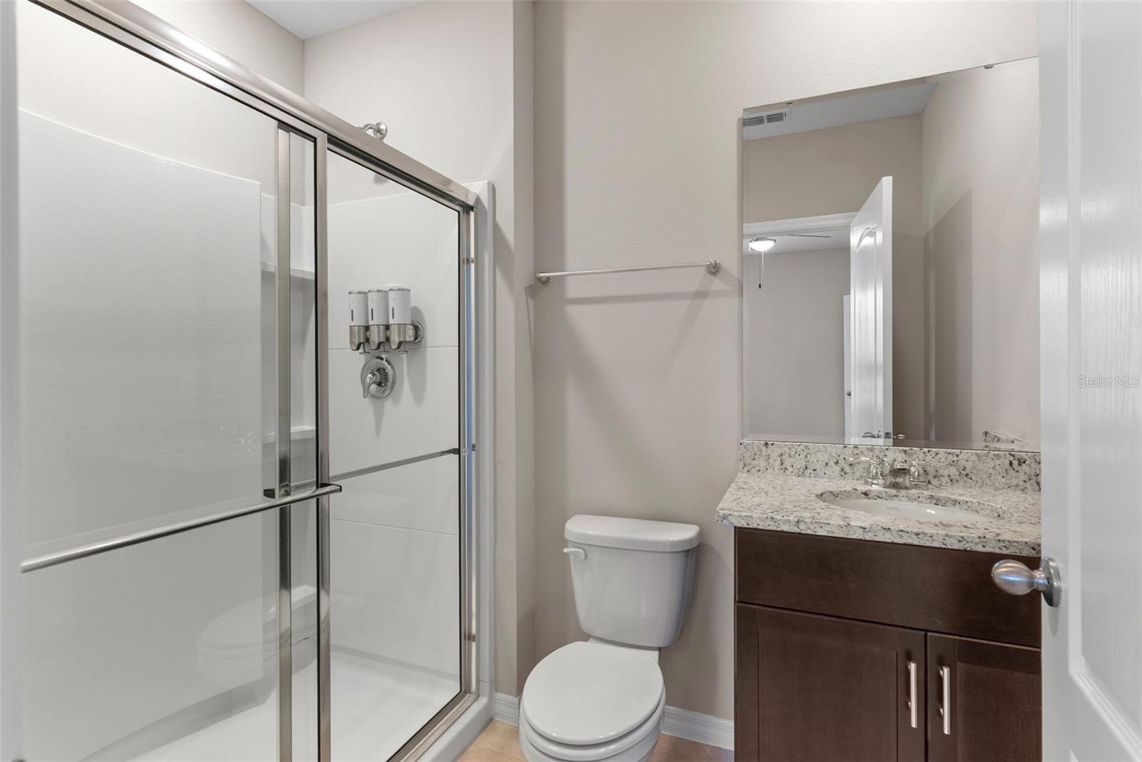 Image 31 of 47 For 5121 Oakbourne Avenue