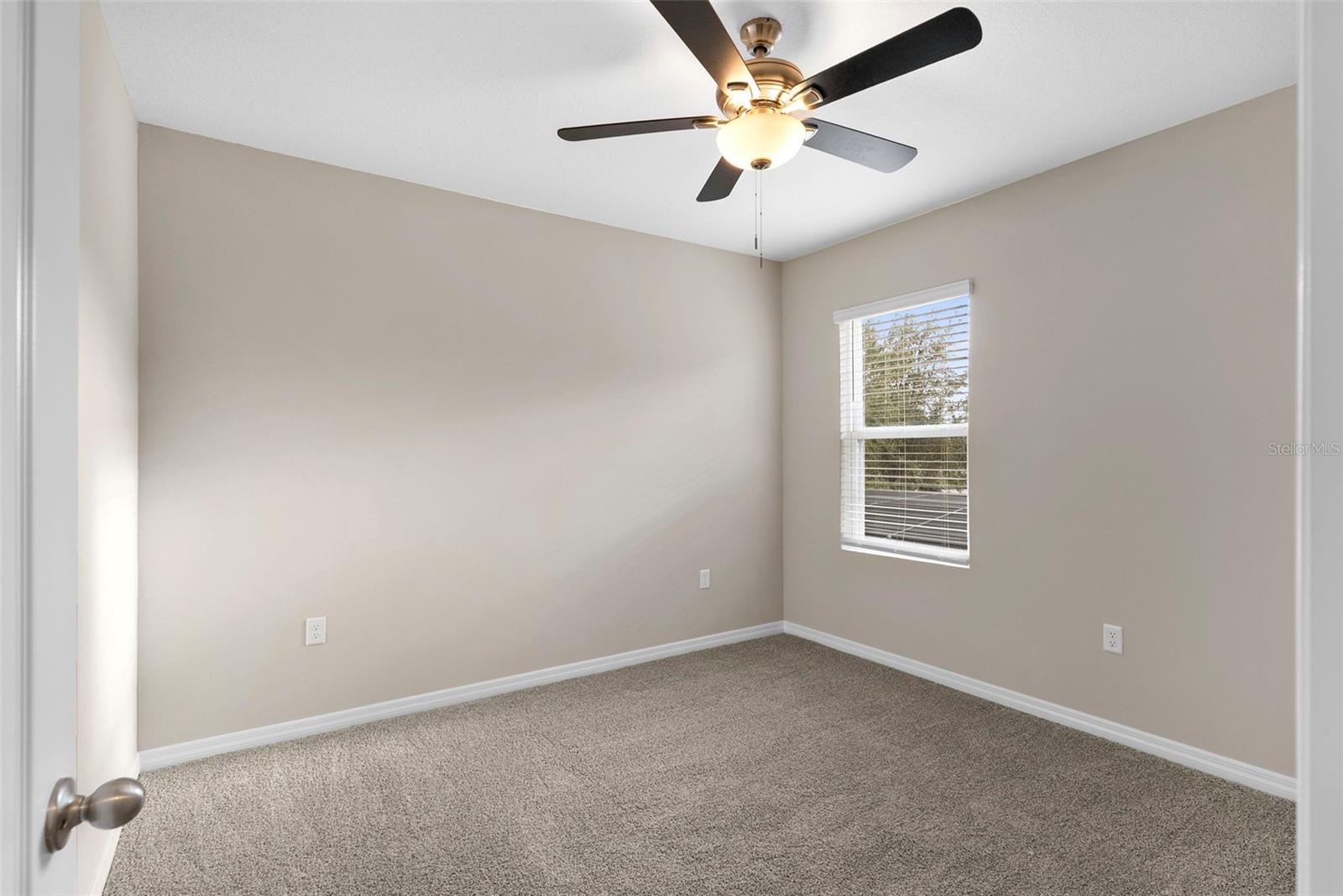 Image 32 of 47 For 5121 Oakbourne Avenue