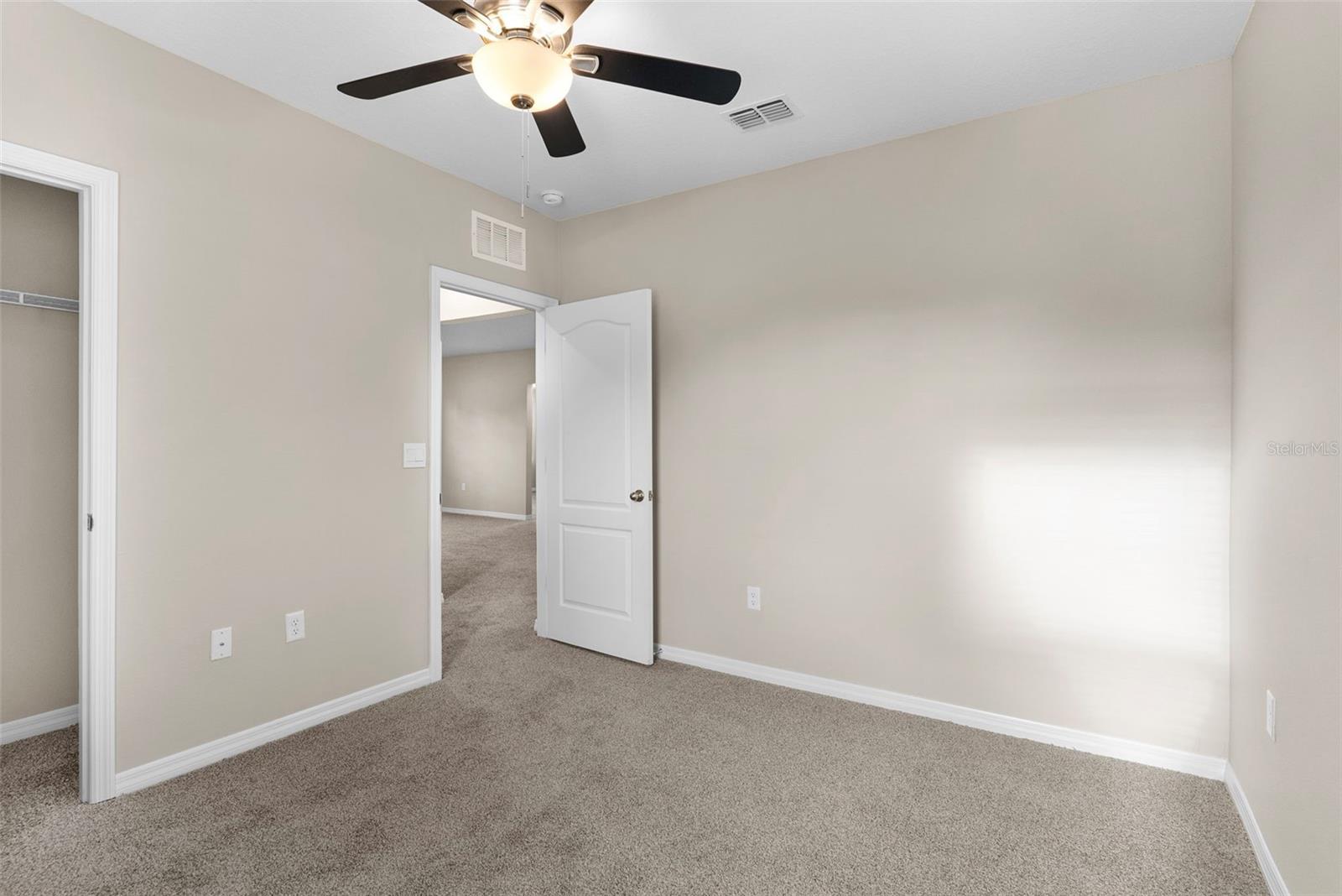 Image 33 of 47 For 5121 Oakbourne Avenue