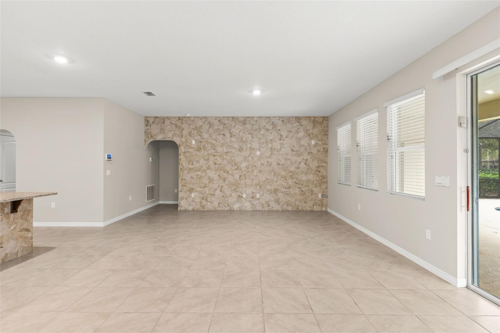 Image 6 of 47 For 5121 Oakbourne Avenue