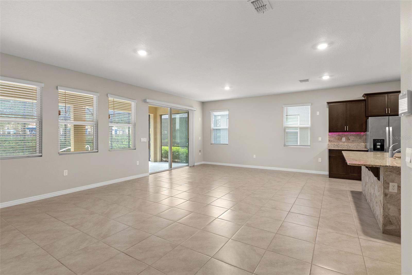 Image 8 of 47 For 5121 Oakbourne Avenue