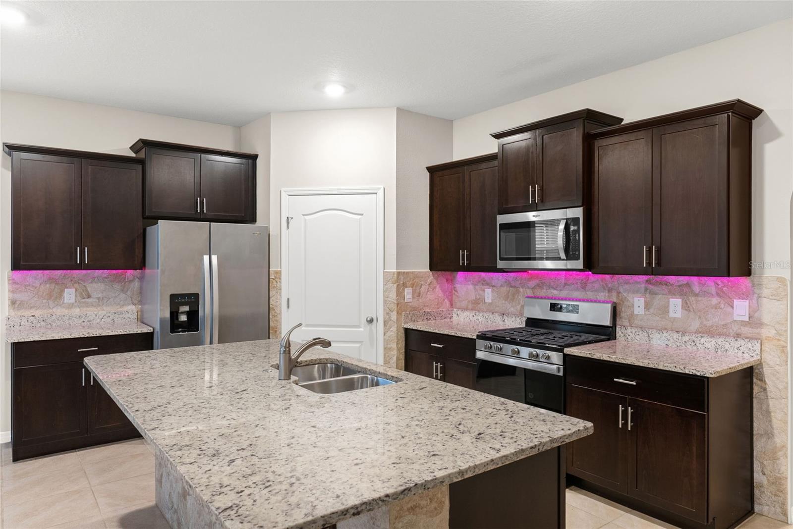 Image 9 of 47 For 5121 Oakbourne Avenue