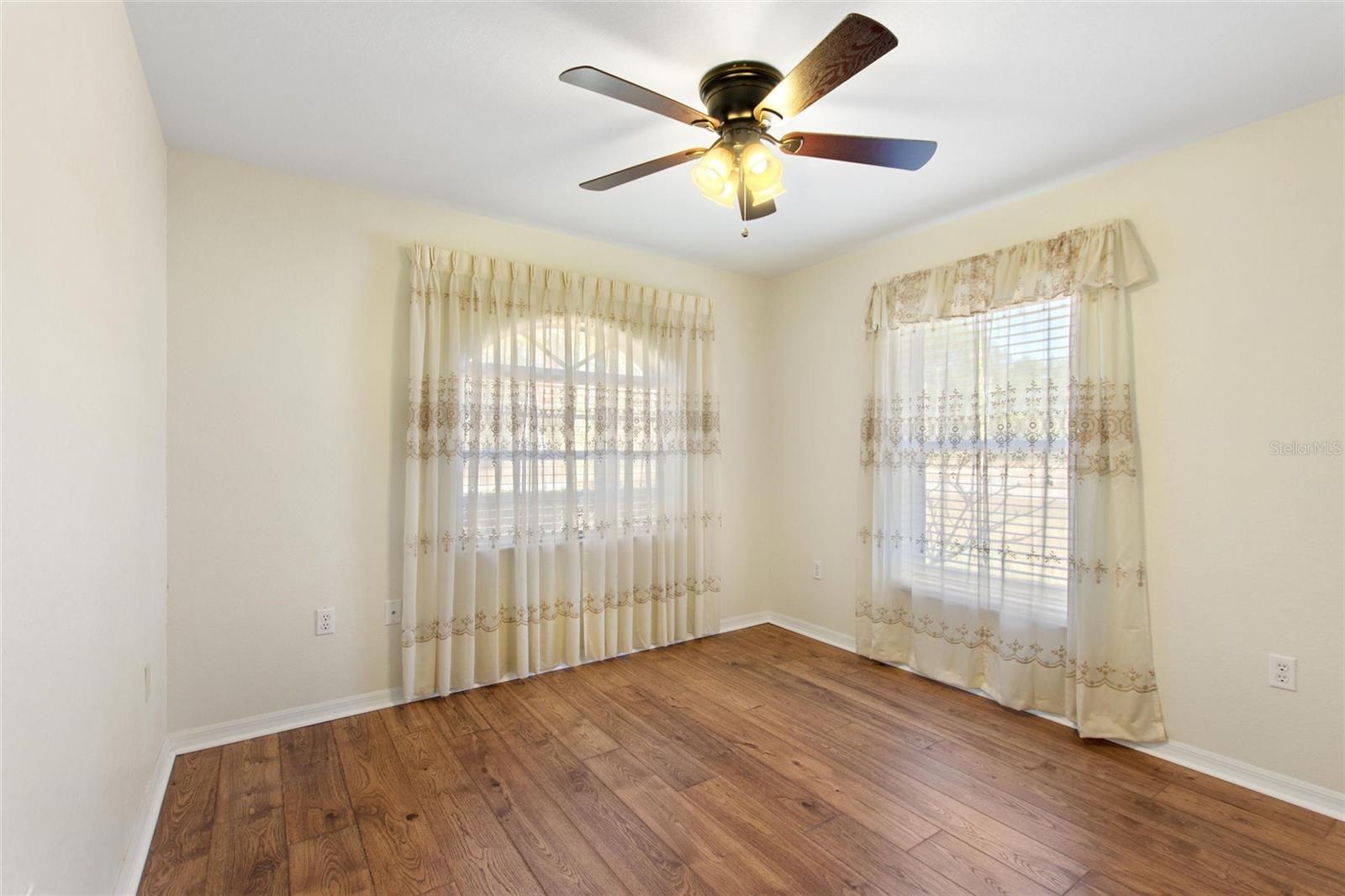 Image 23 of 82 For 6645 Amaryllis Drive