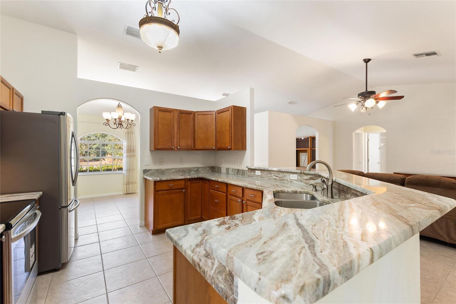 Image 4 of 82 For 6645 Amaryllis Drive