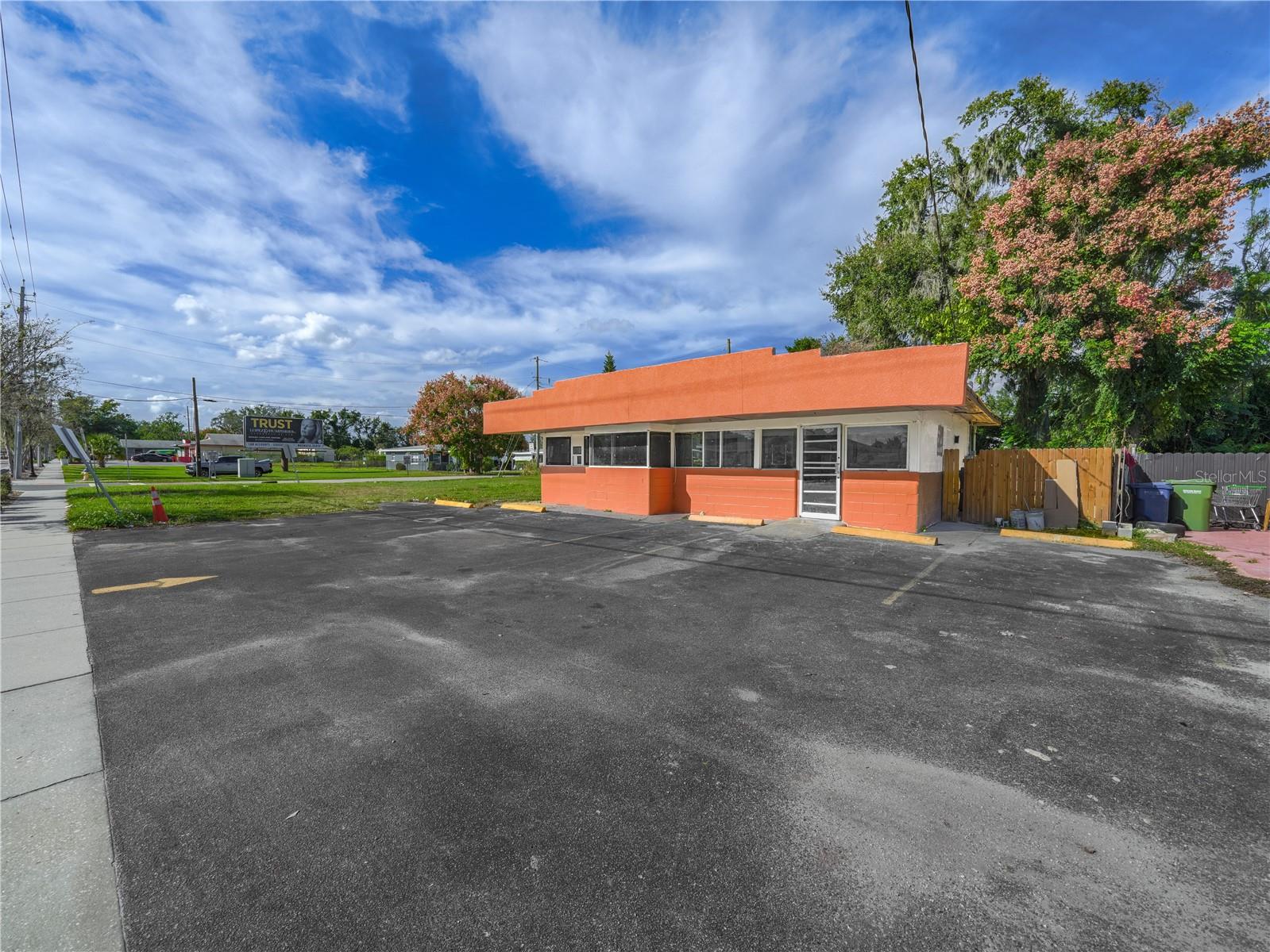 Image 2 of 11 For 409 Martin Luther King Boulevard Ne