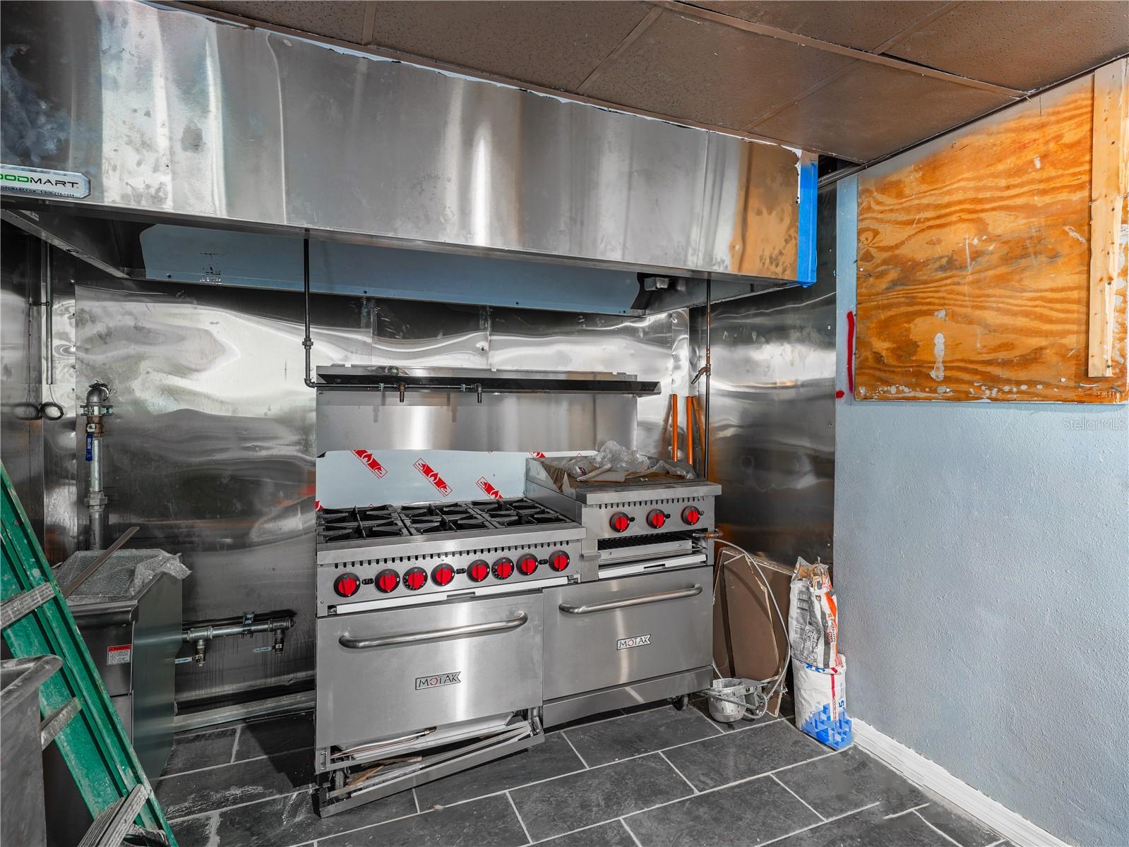 Image 7 of 11 For 409 Martin Luther King Boulevard Ne