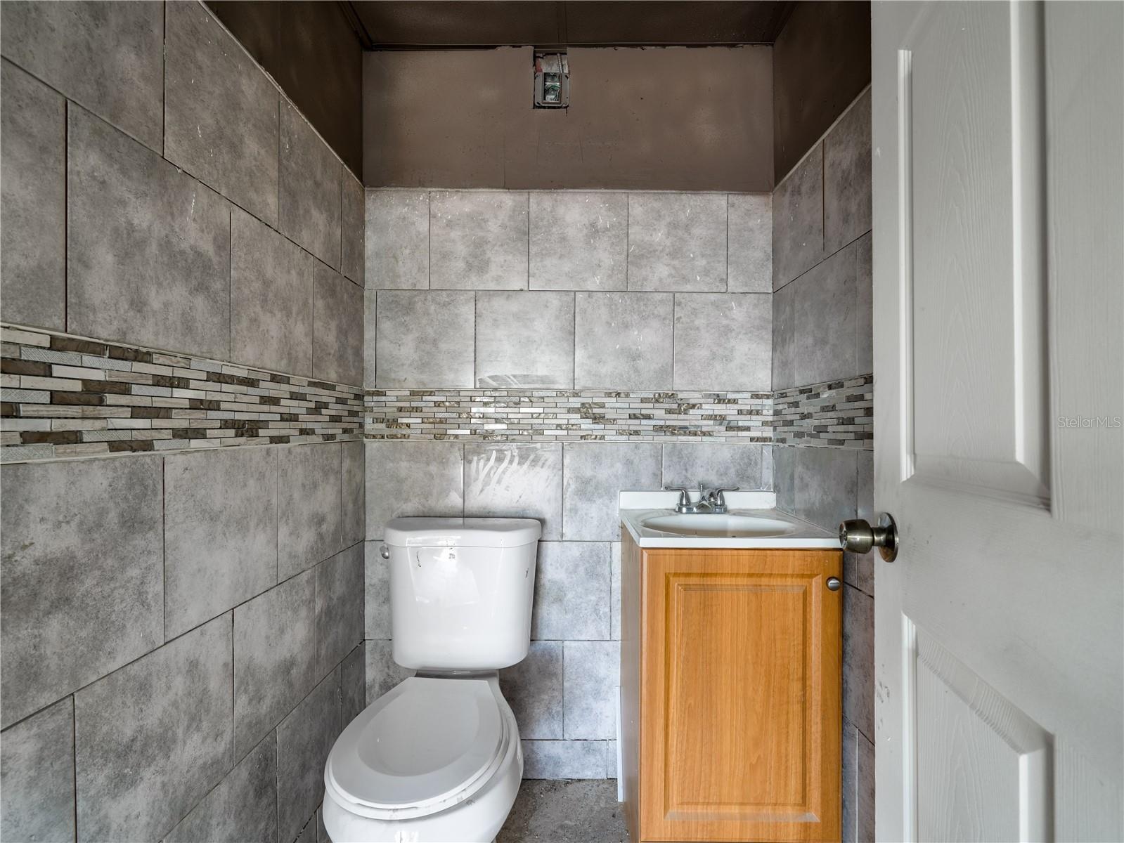 Image 9 of 11 For 409 Martin Luther King Boulevard Ne