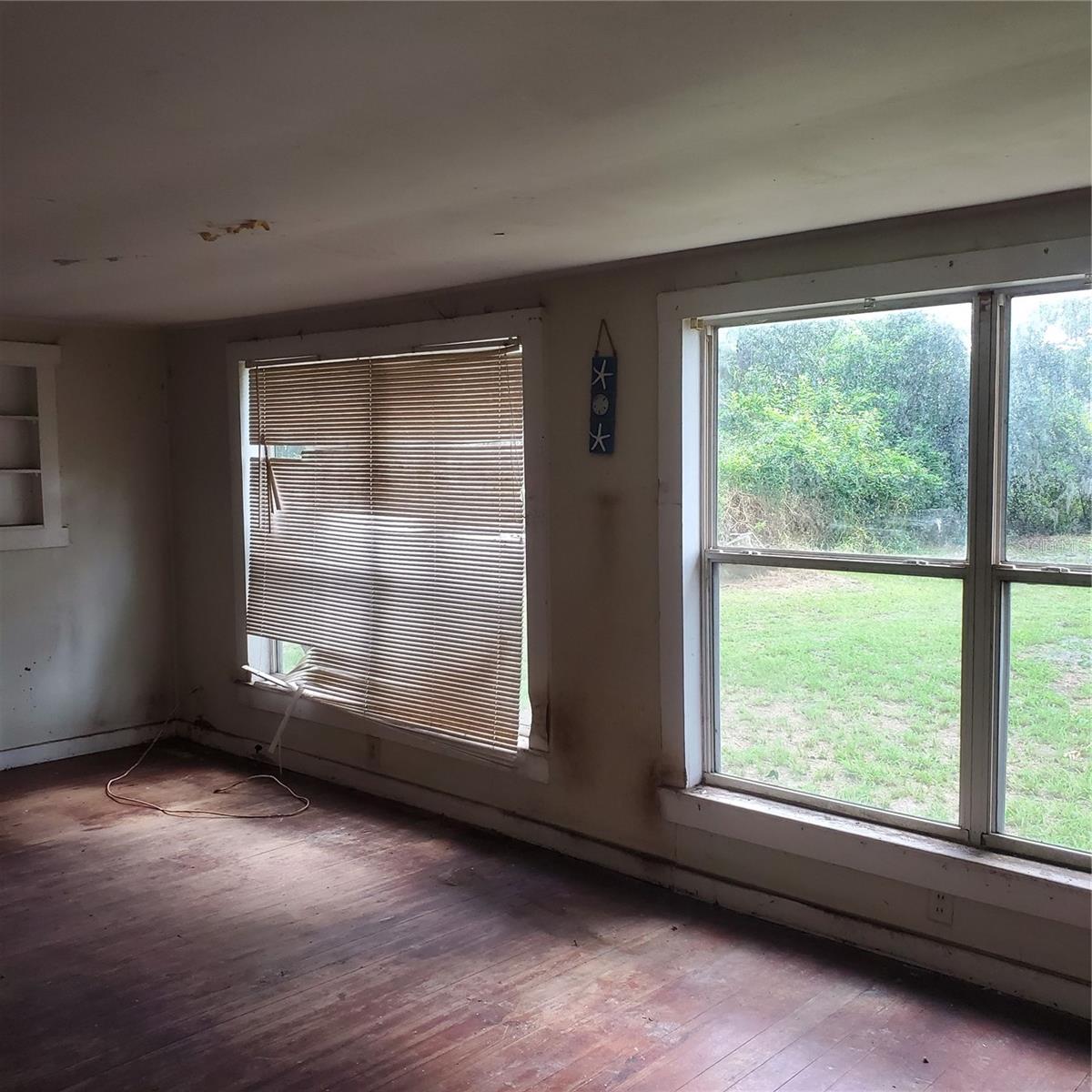 Image 7 of 11 For 949 Lake Street