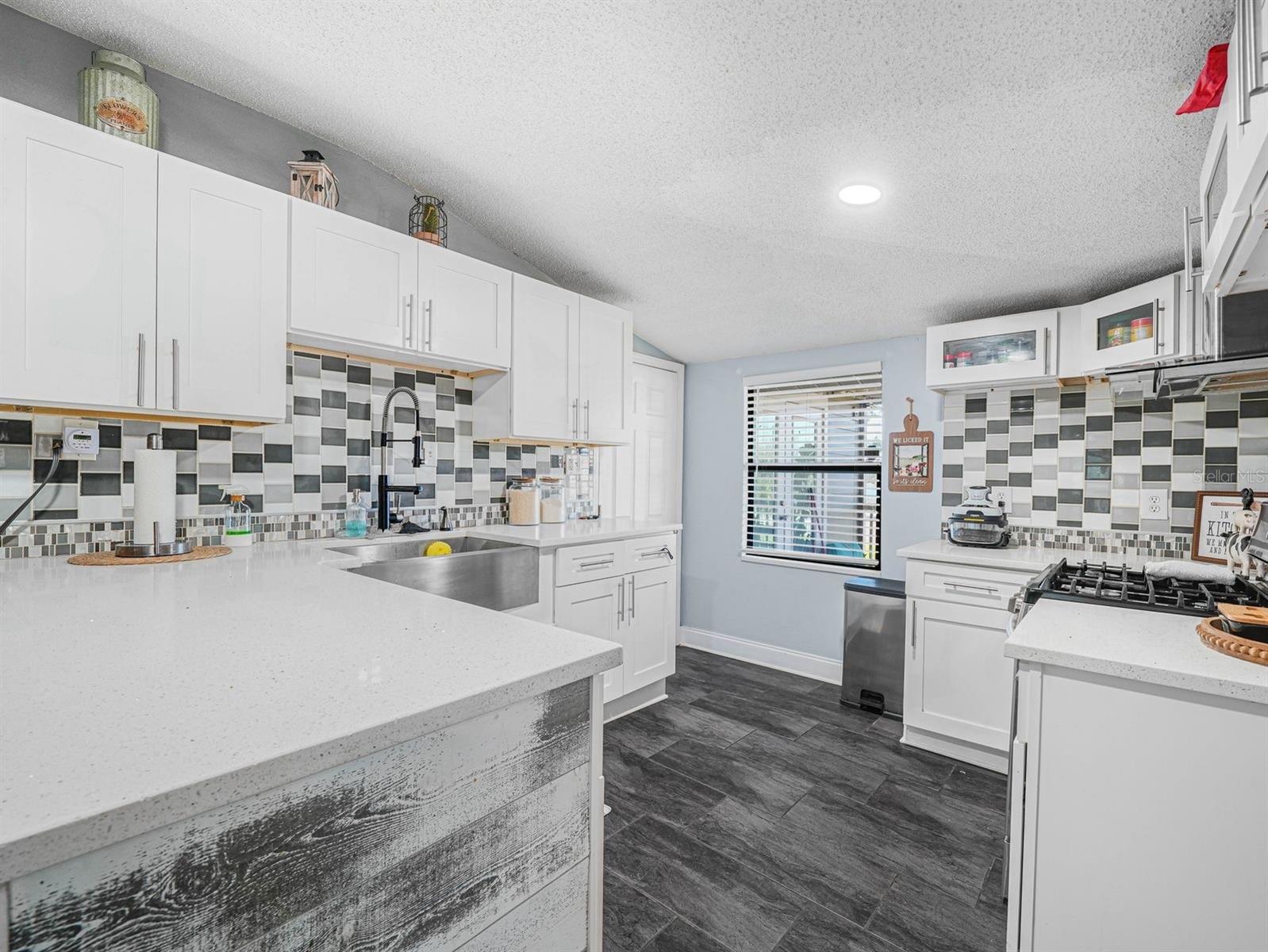 Image 11 of 45 For 611 Acacia Walk